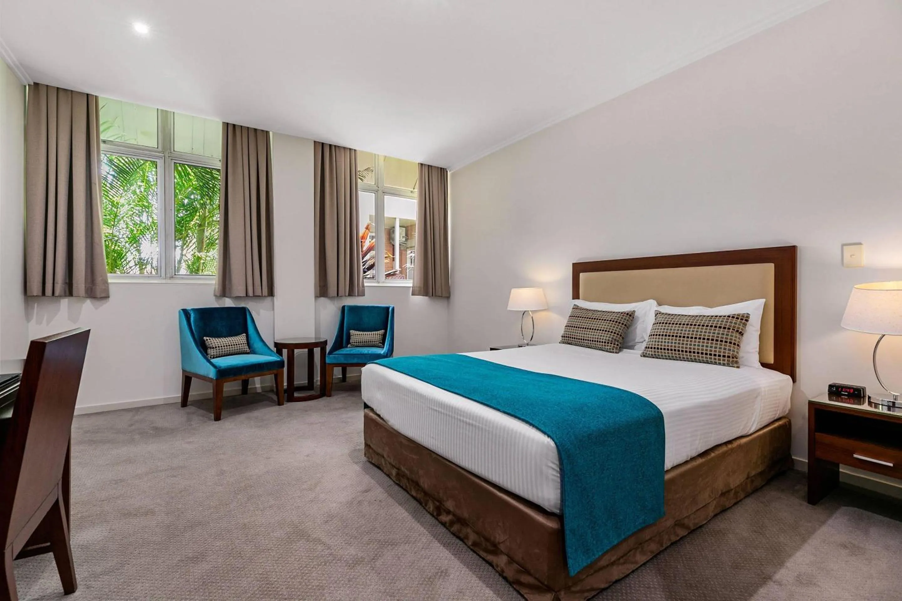 Bedroom, Bed in Quality Hotel Regent Rockhampton