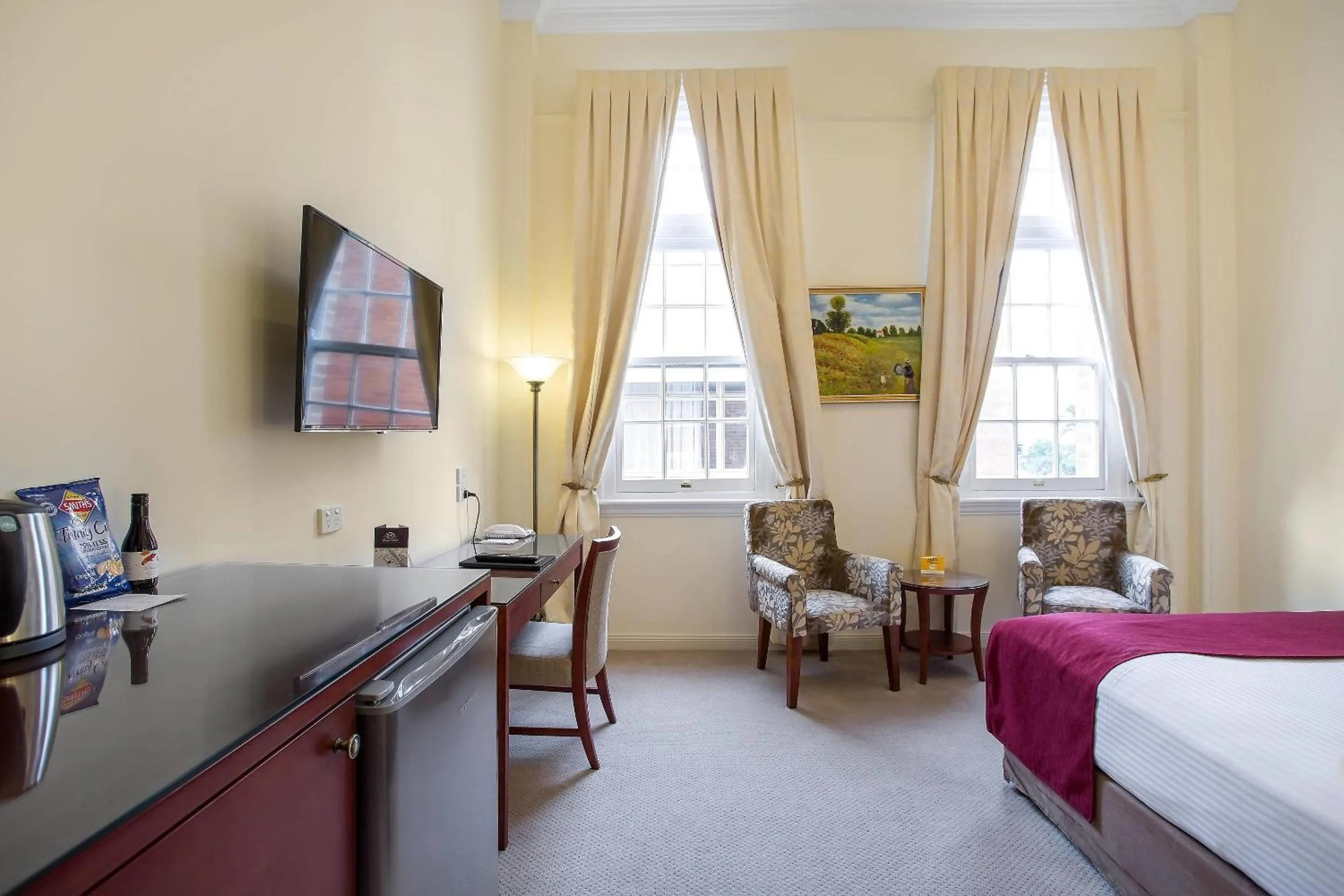 Bedroom, Bed in Quality Hotel Regent Rockhampton