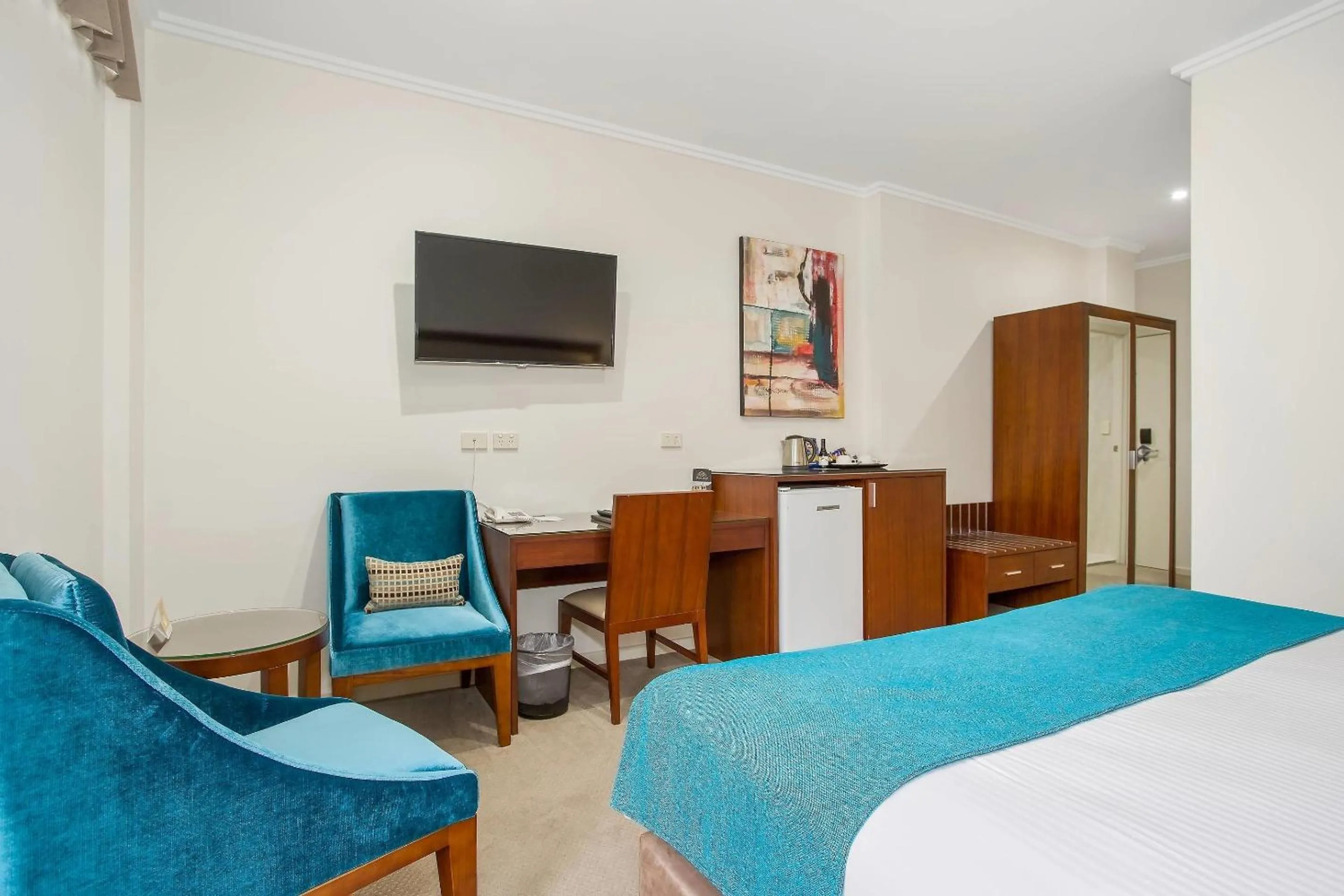 Bedroom, Bed in Quality Hotel Regent Rockhampton