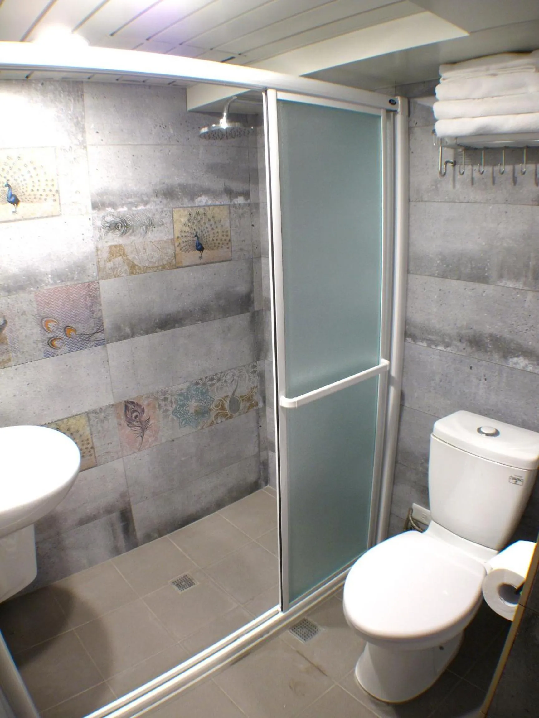 Bathroom in Formosa 101