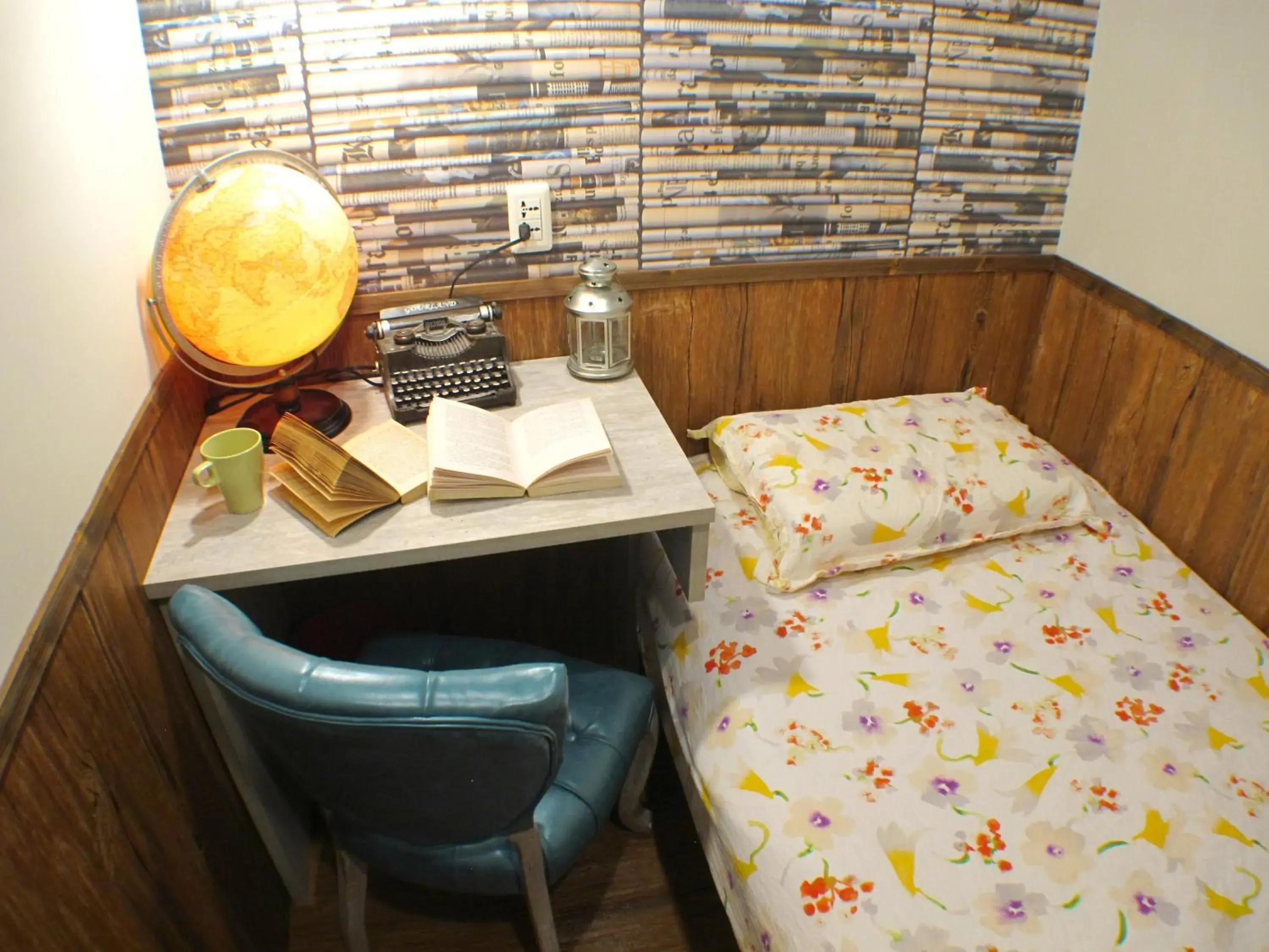 Decorative detail, Bed in Formosa 101 Decorative detail, Bed in Formosa 101