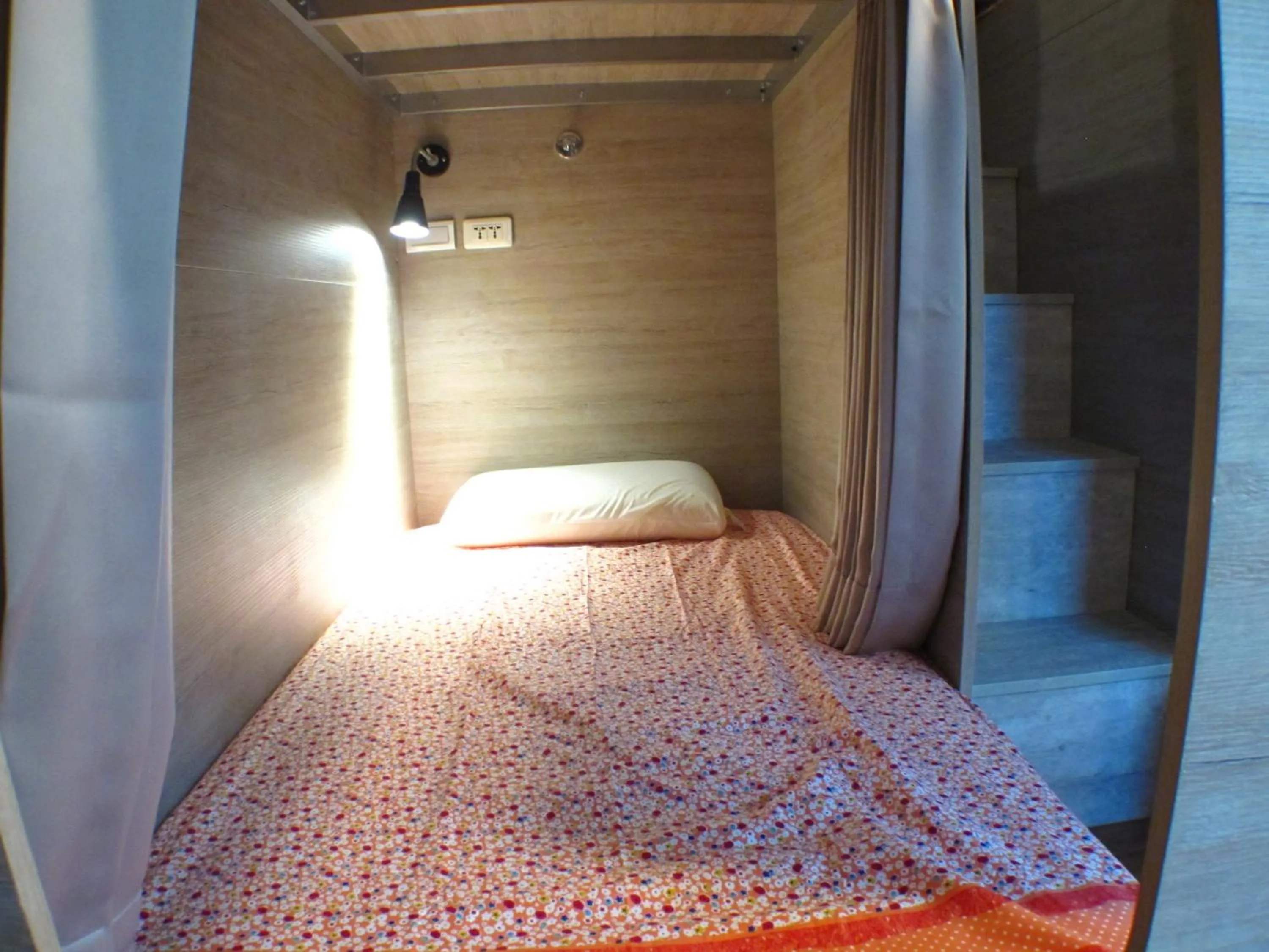 Other, Bed in Formosa 101