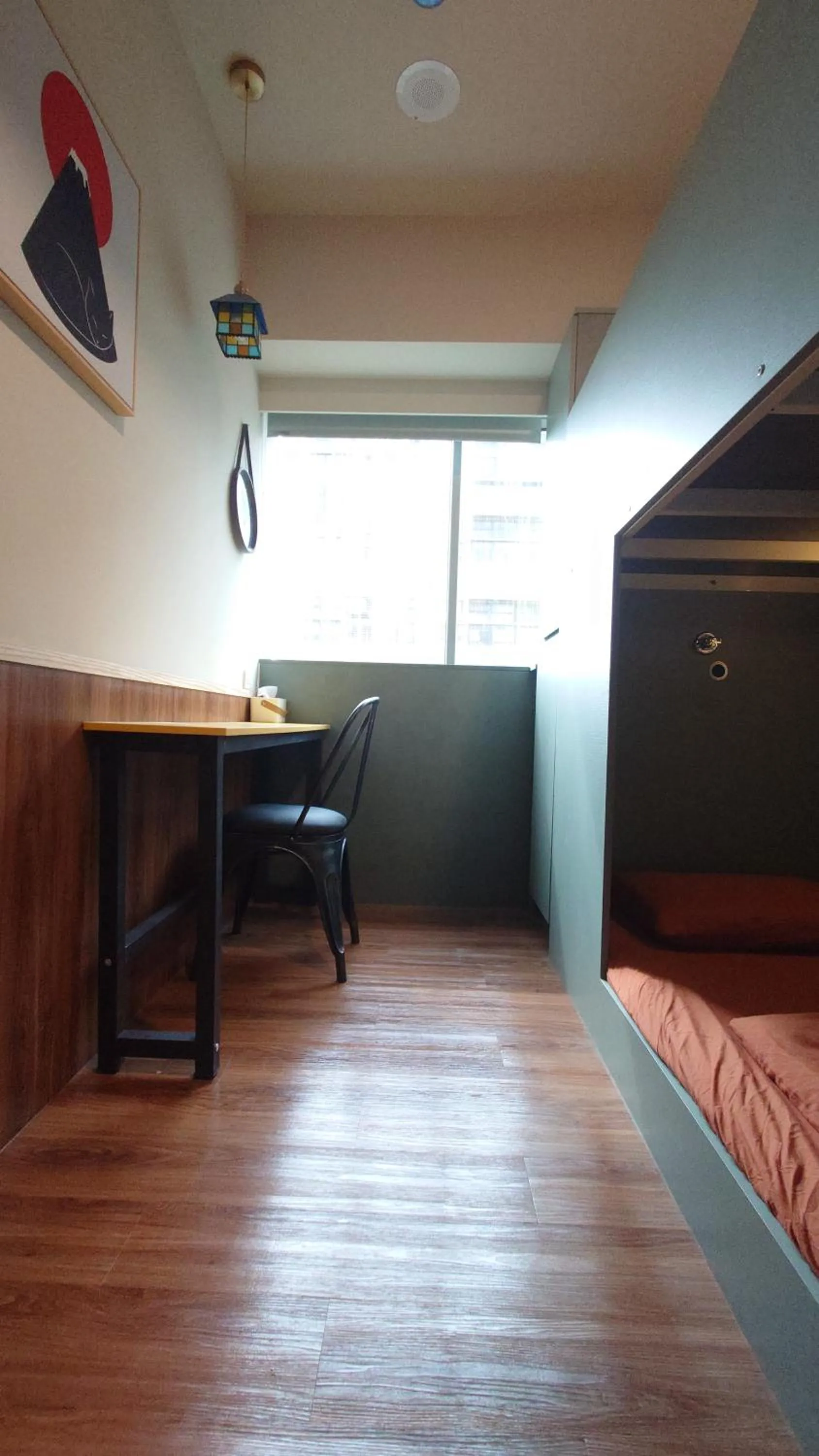 Photo of the whole room, Bed in Formosa 101