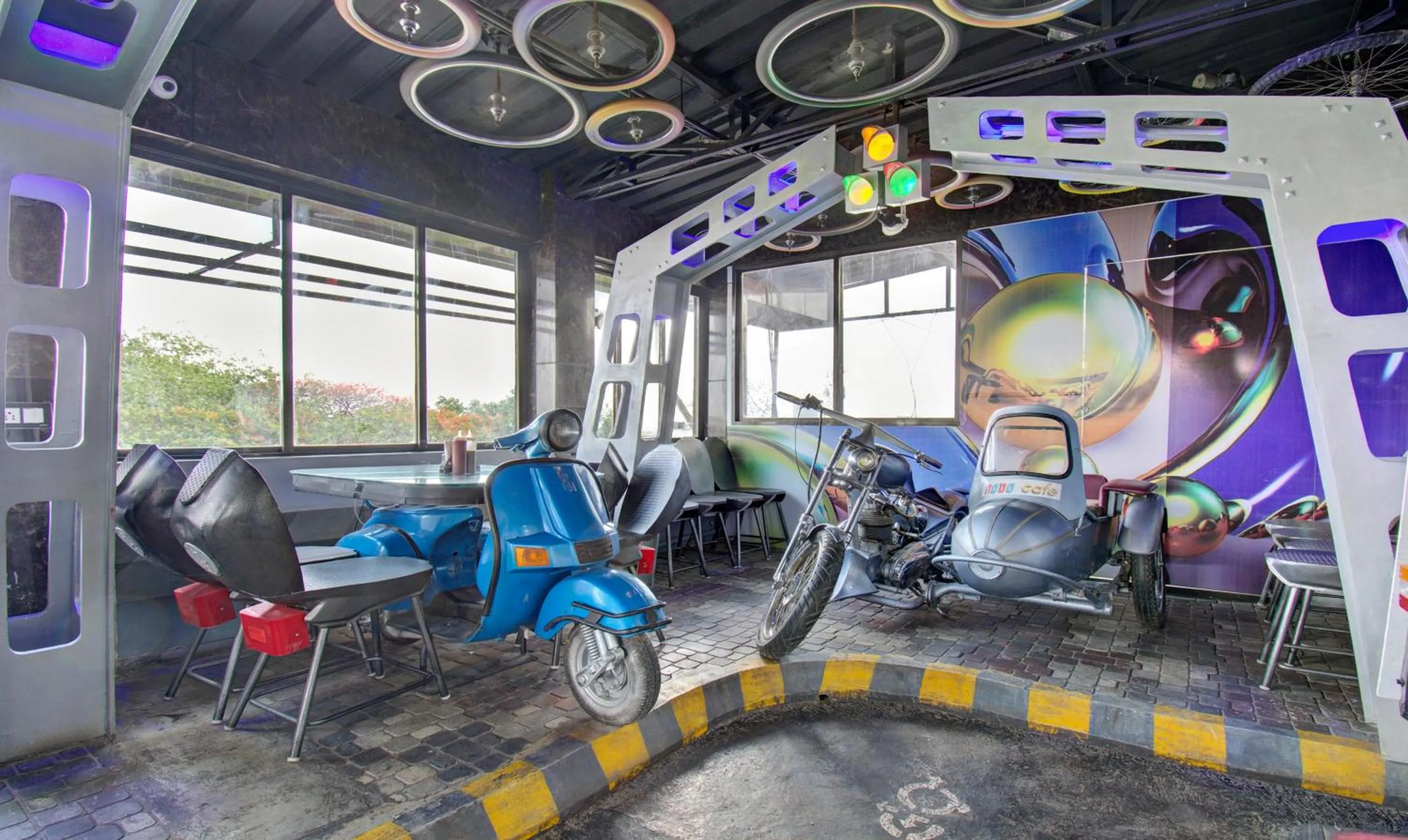 Restaurant/places to eat in Treebo Lalaji's Executive