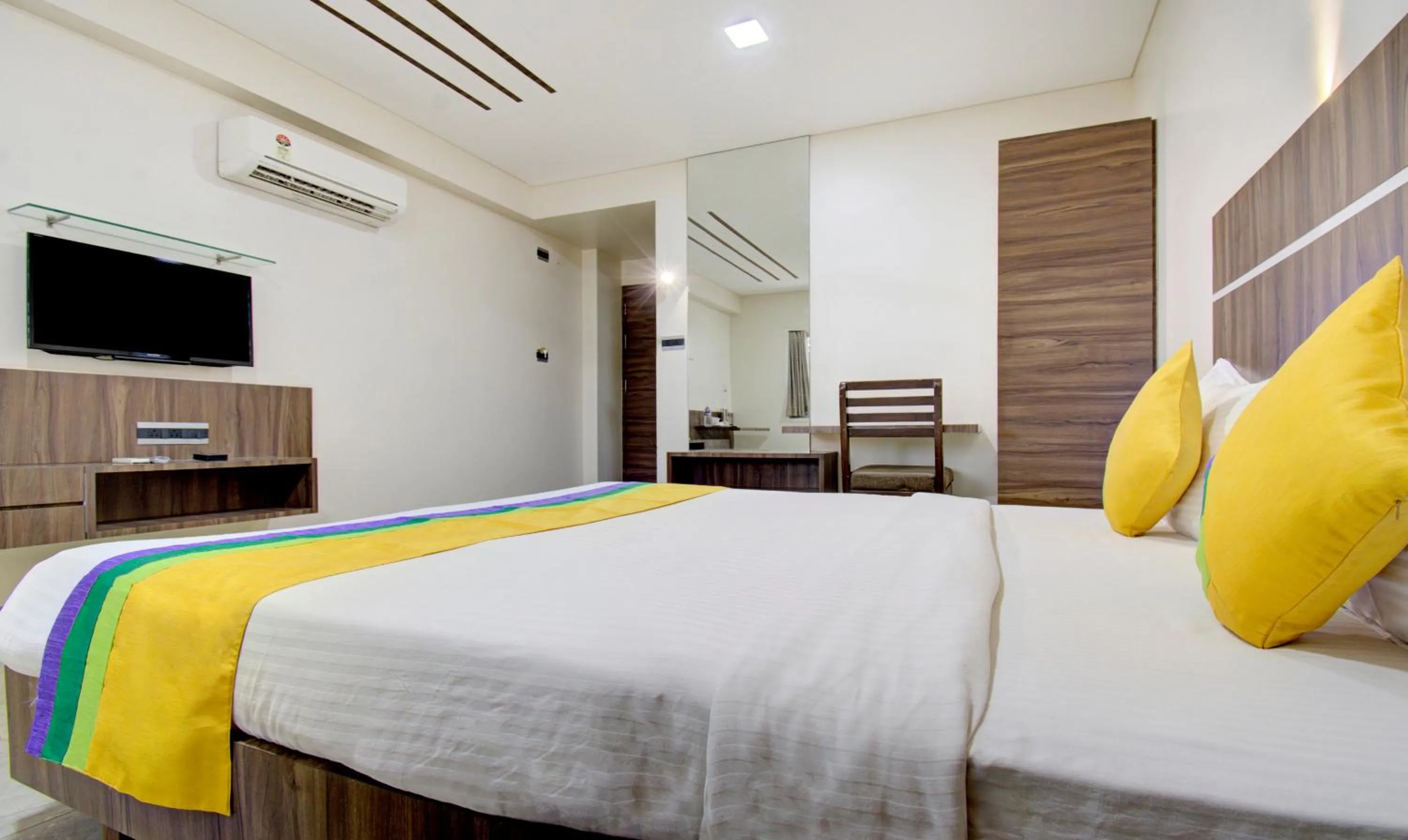 Bedroom, Bed in Treebo Lalaji's Executive