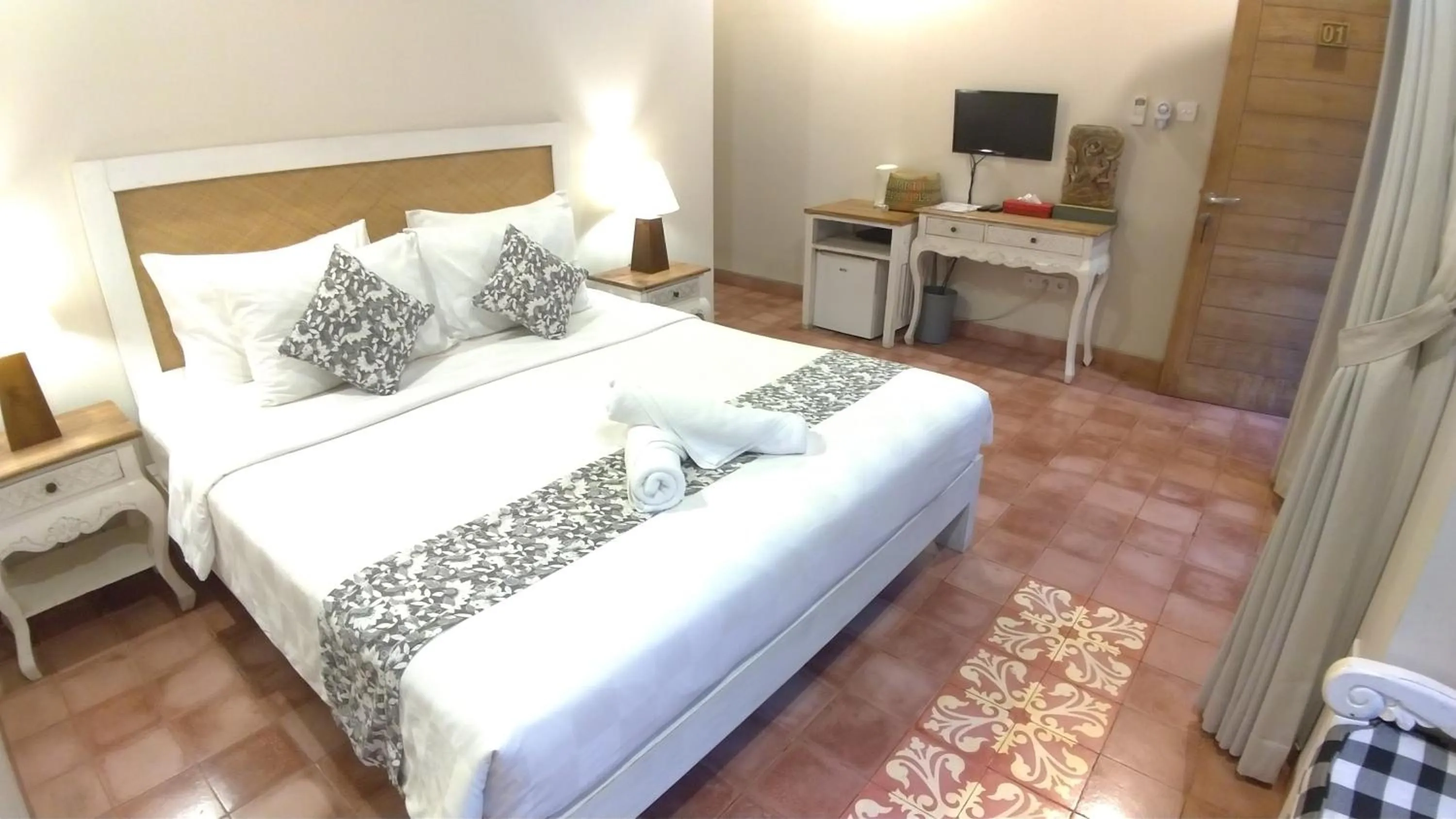 Photo of the whole room, Bed in Jukung Guest House