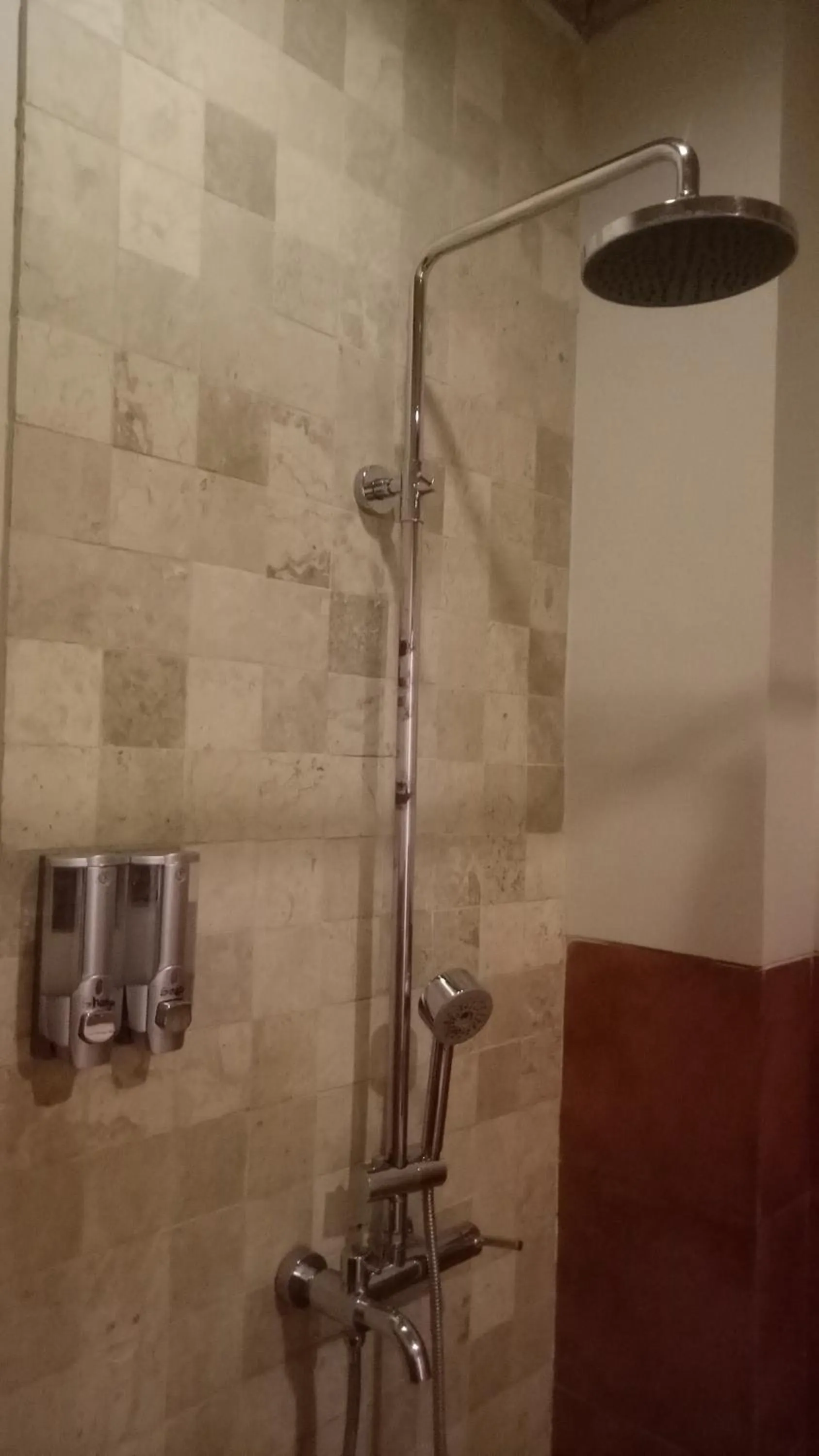 Shower in Jukung Guest House