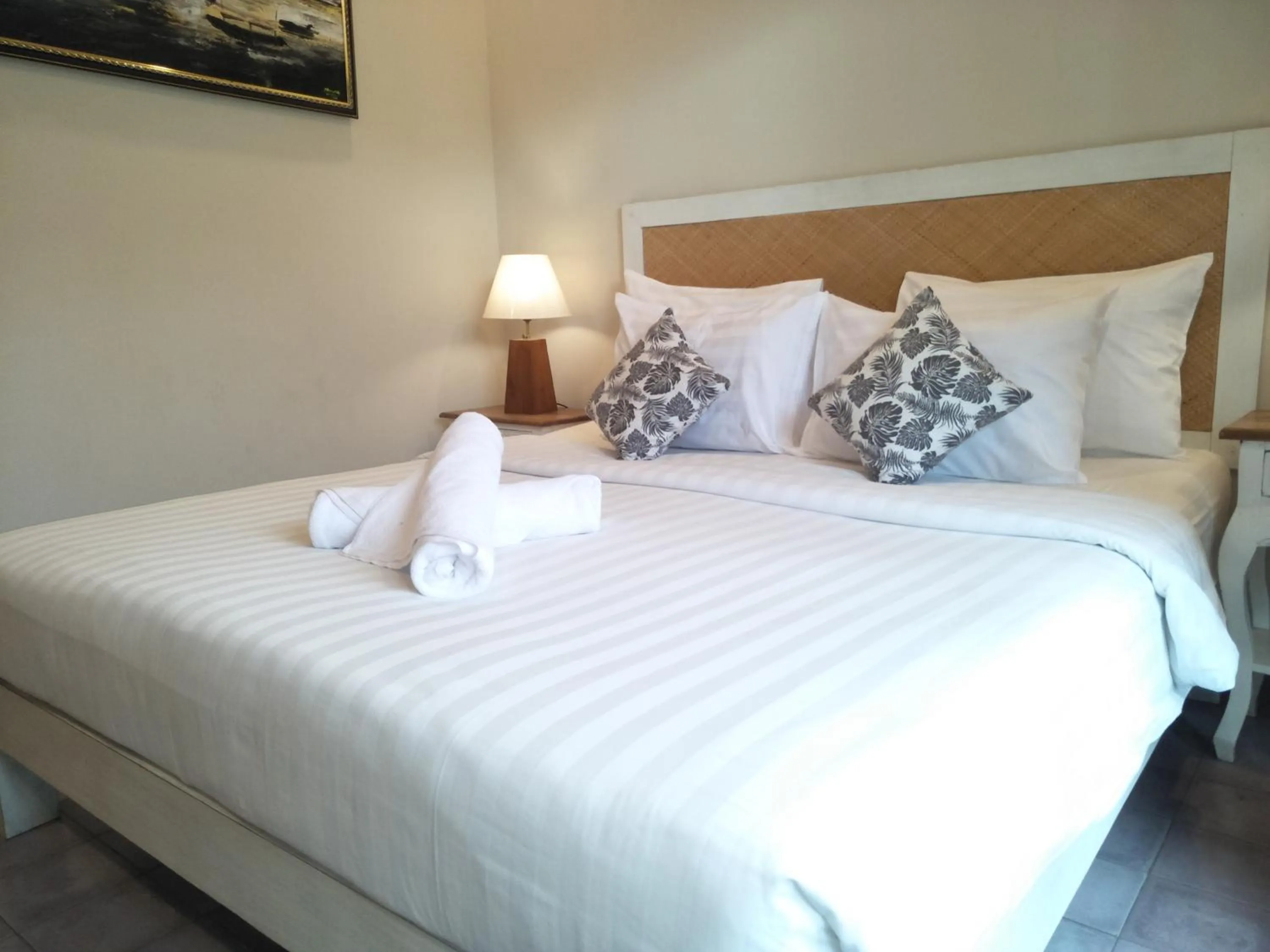 Photo of the whole room, Bed in Jukung Guest House