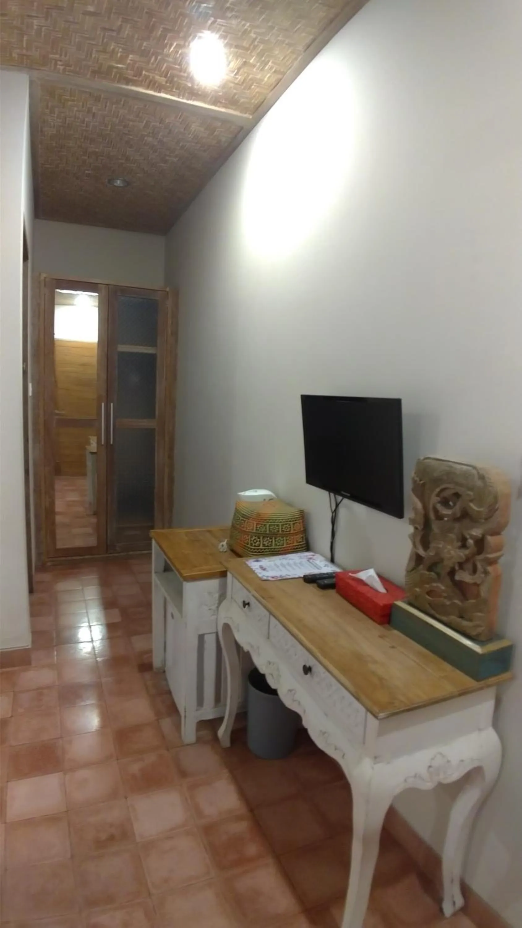 Communal lounge/ TV room in Jukung Guest House