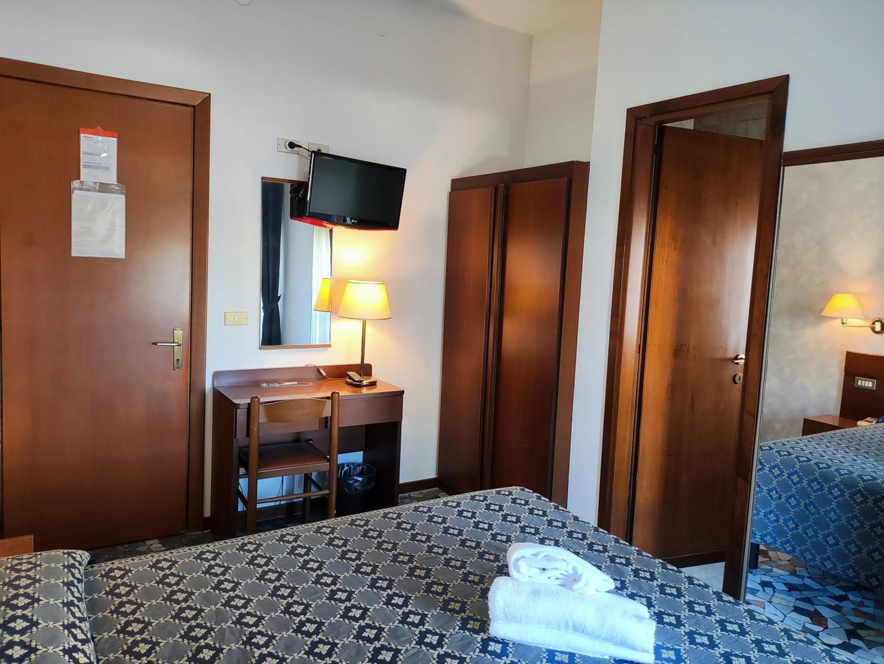 Bed in Hotel Firenze