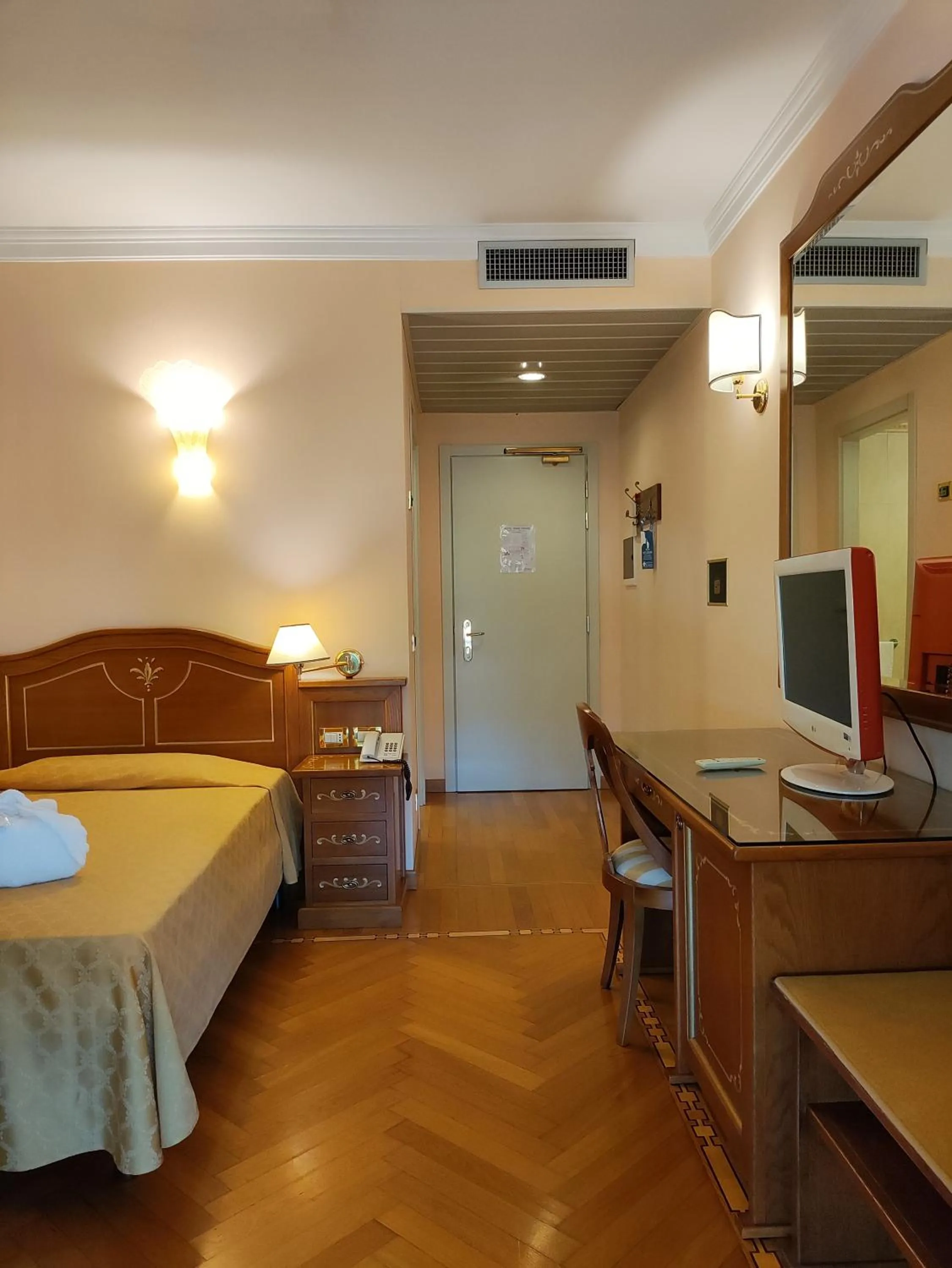 Bed in Hotel Firenze