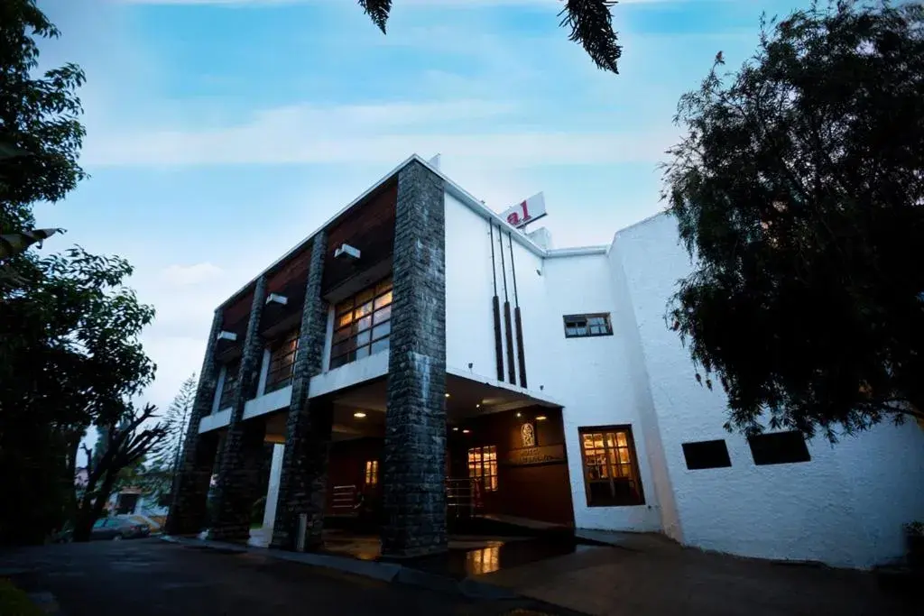 Property building in Hotel Kodai International Property building in Hotel Kodai International