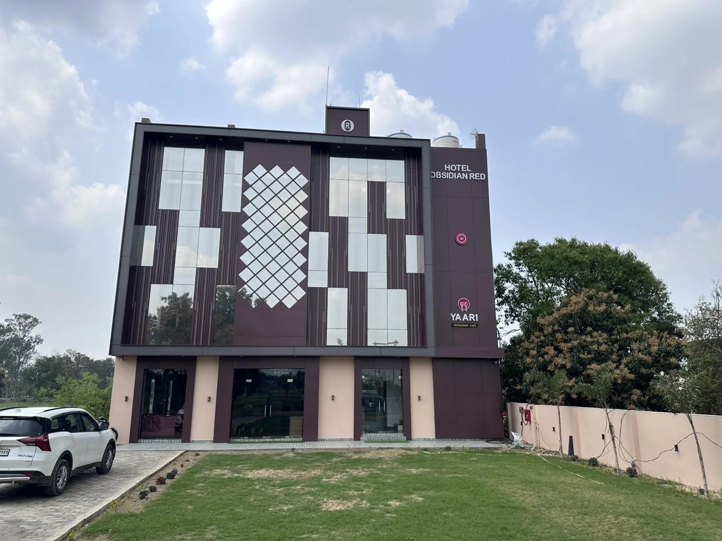 Property building in Hotel Obsidian Red Property building in Hotel Obsidian Red