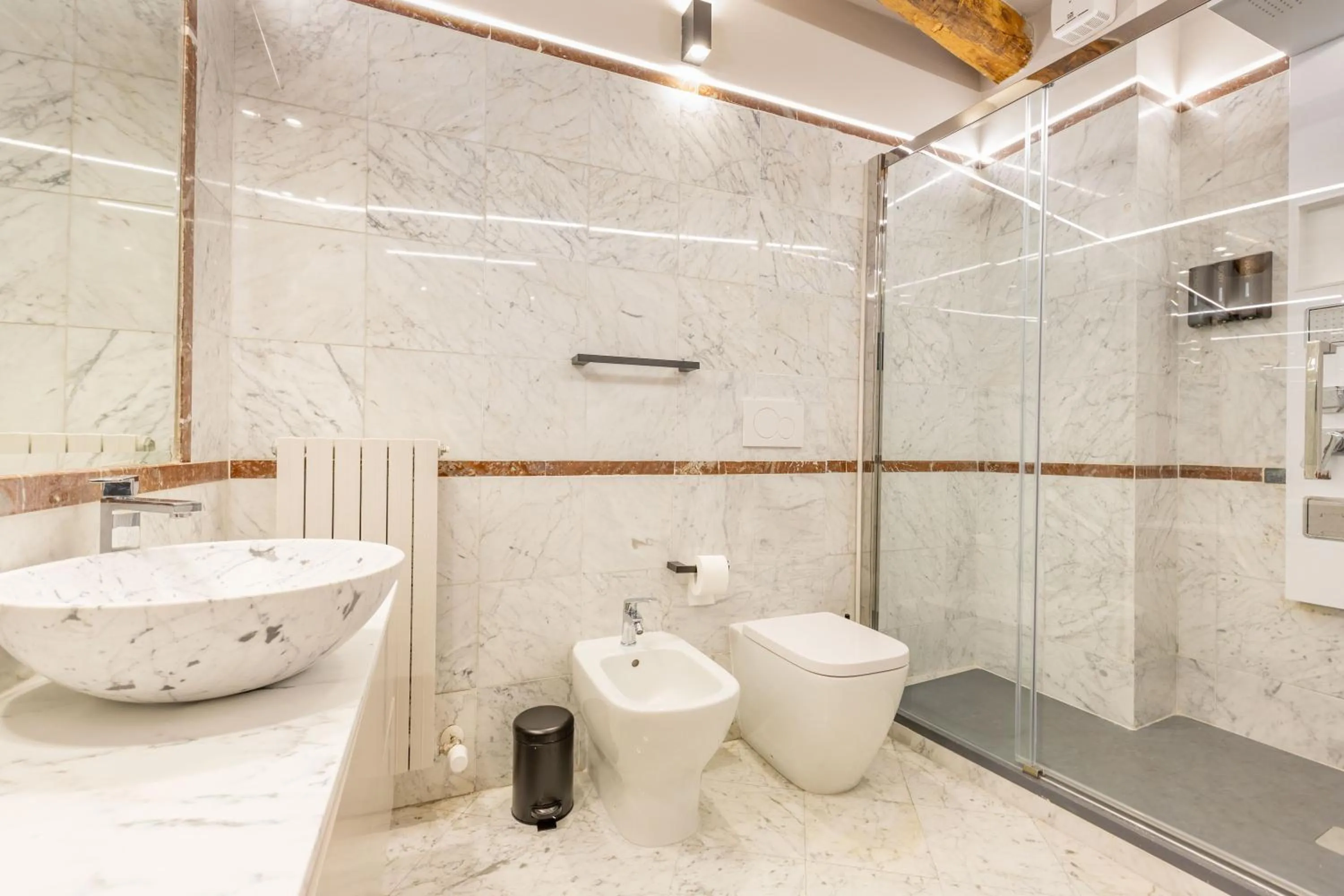 Bathroom in BolognaRoomscom - Falegnami Boutique