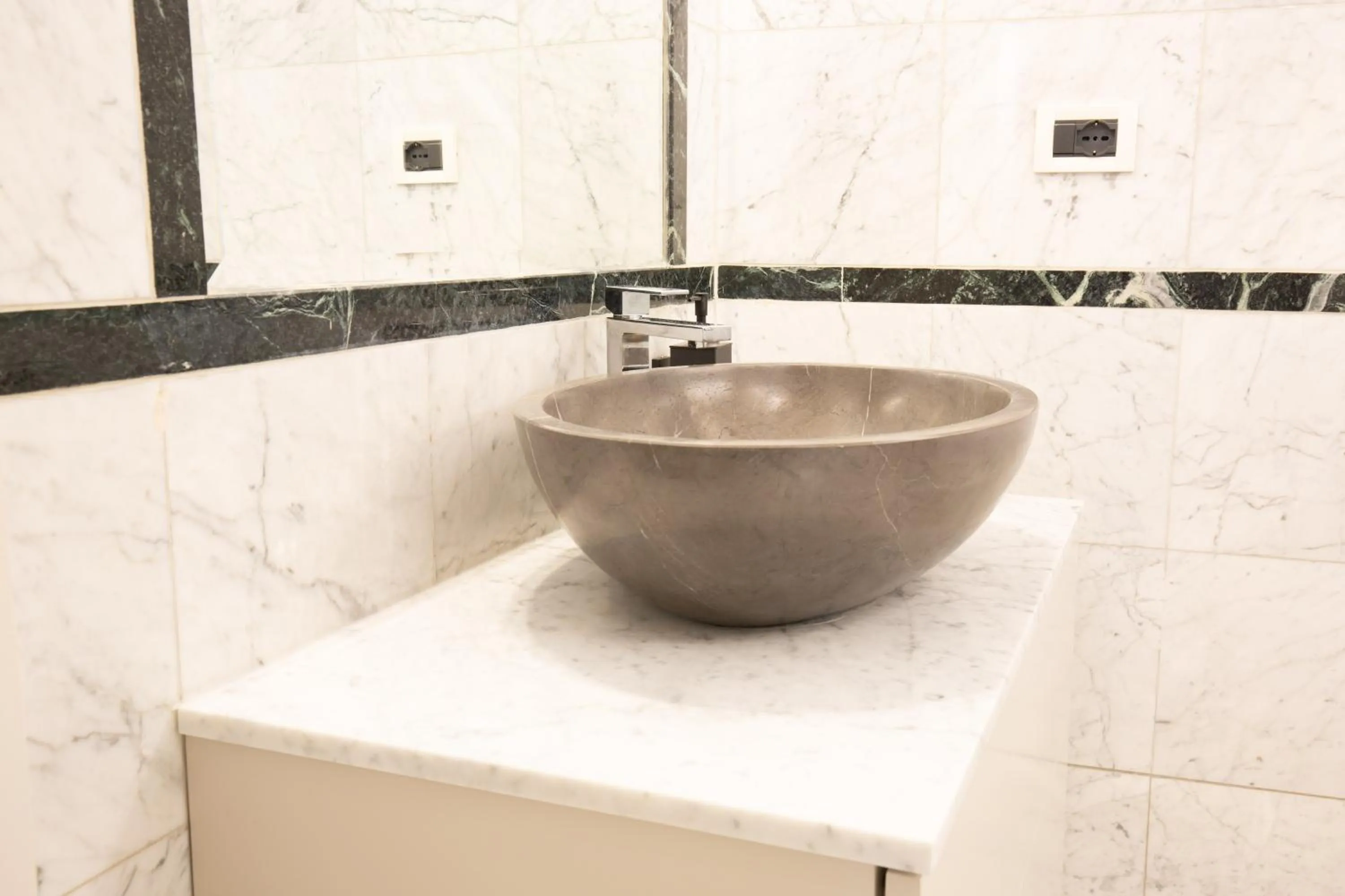 Bathroom in BolognaRoomscom - Falegnami Boutique