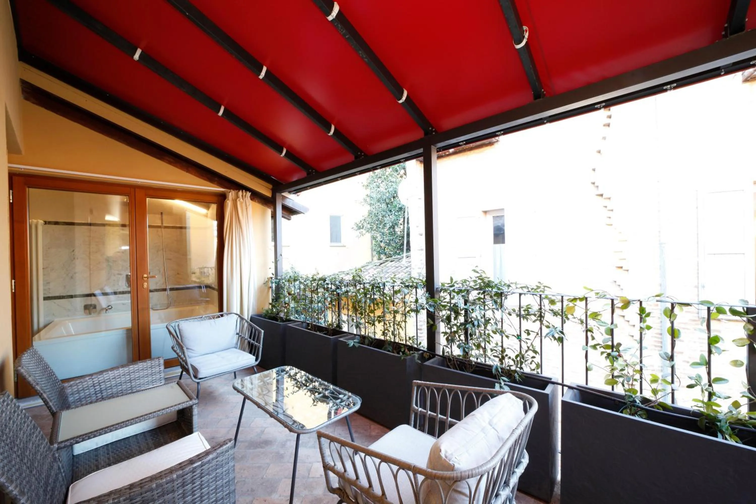 Balcony/Terrace in BolognaRoomscom - Falegnami Boutique