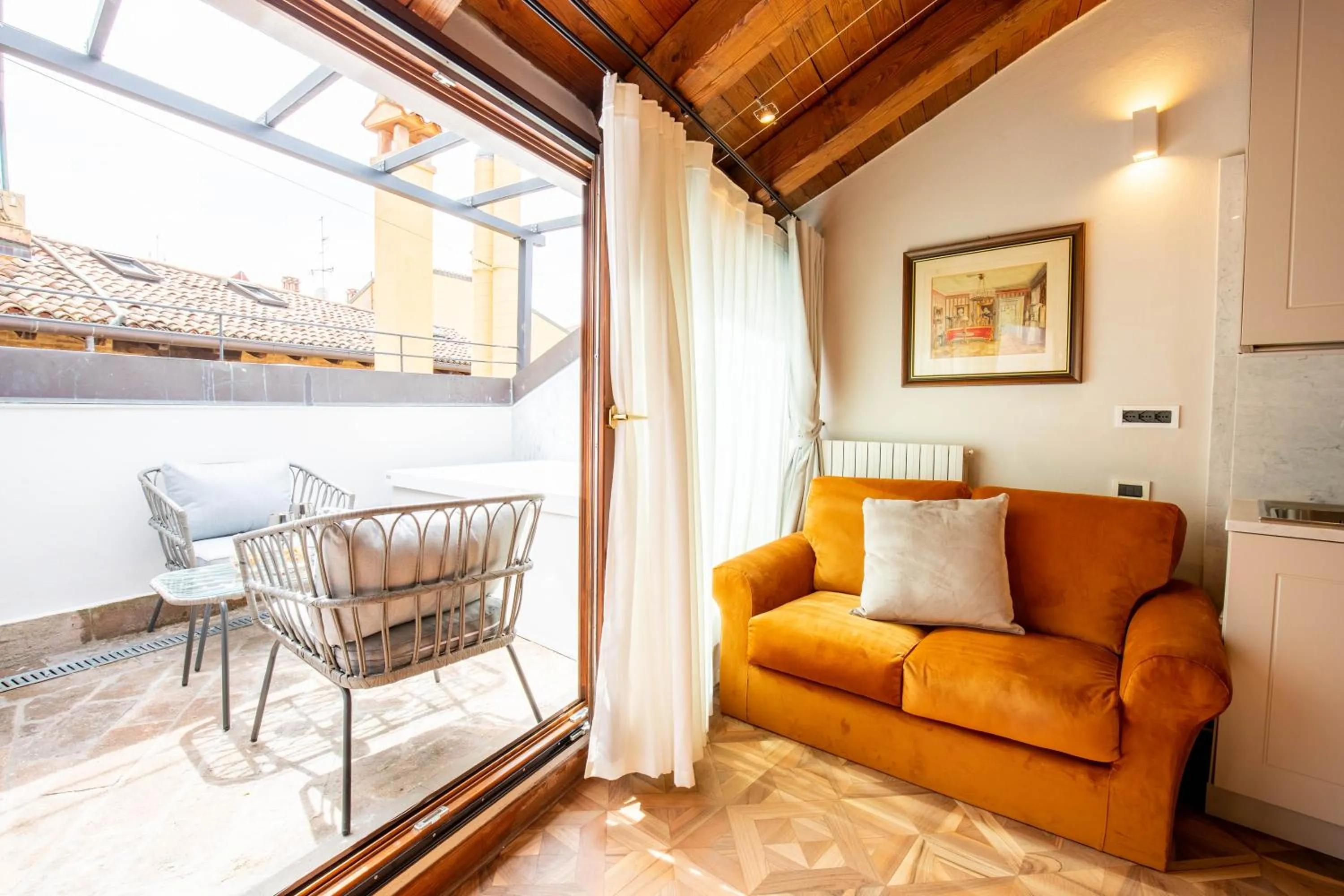 Balcony/Terrace in BolognaRoomscom - Falegnami Boutique