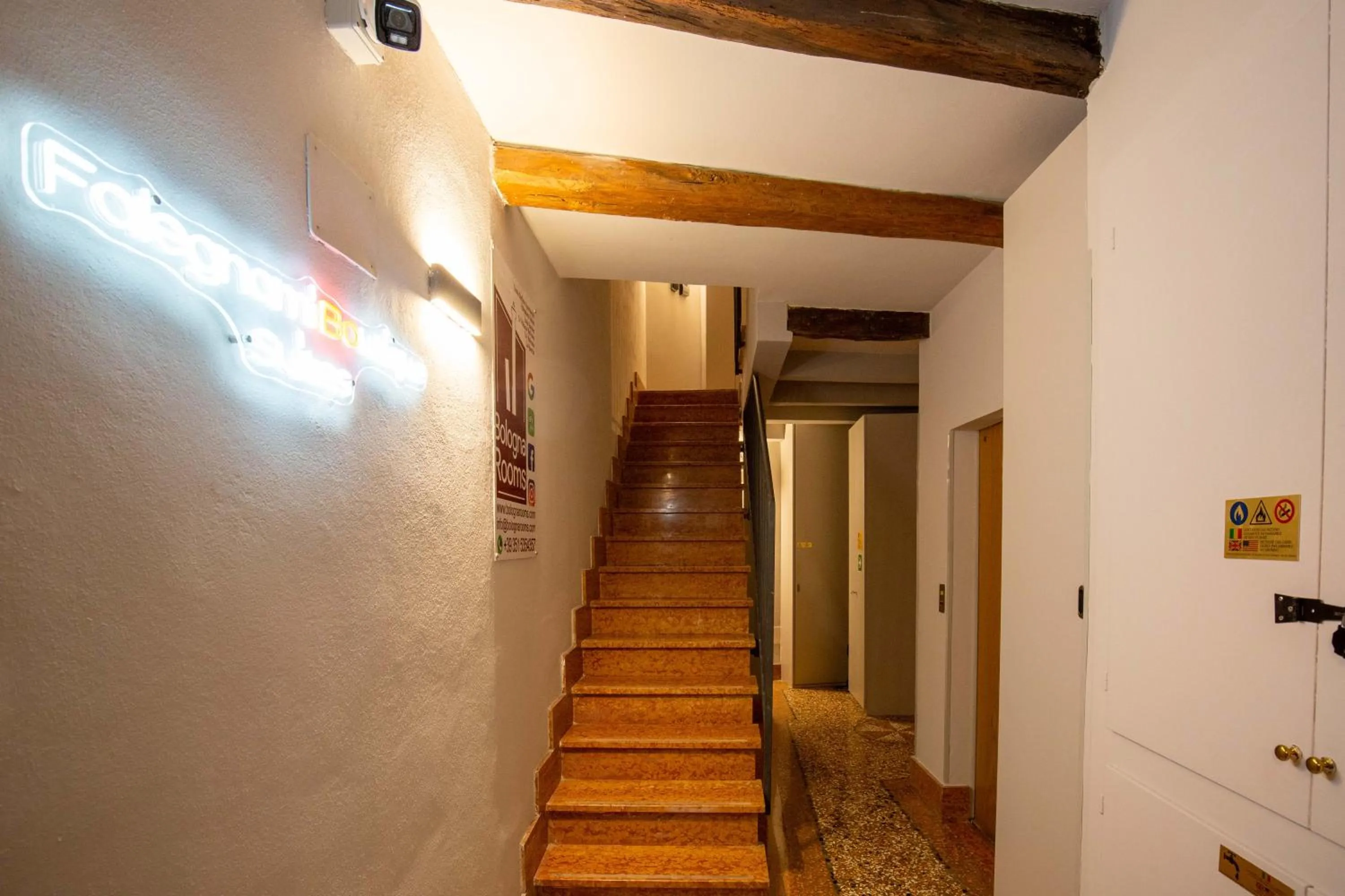 Facade/entrance in BolognaRoomscom - Falegnami Boutique