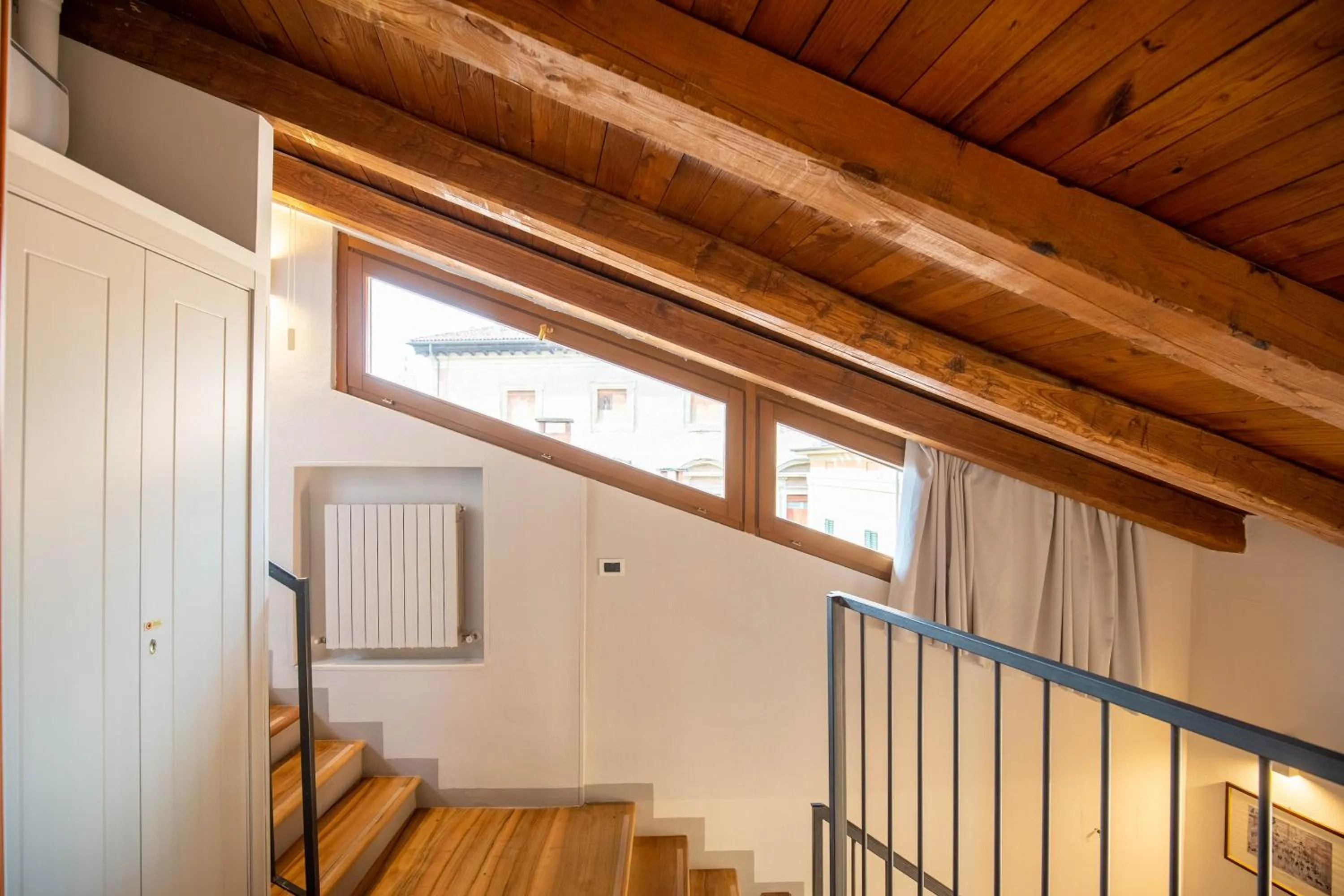 City view in BolognaRoomscom - Falegnami Boutique