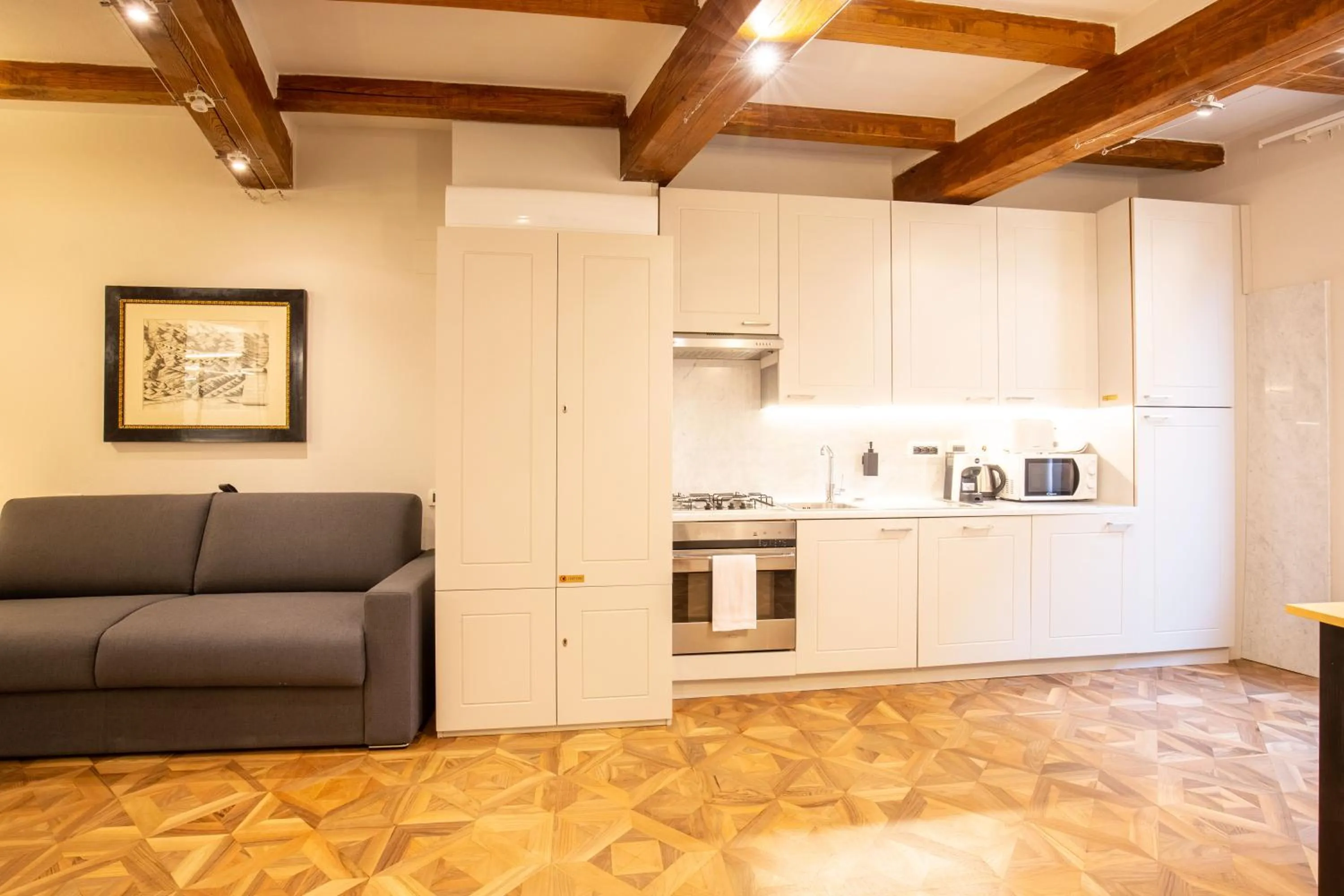 Kitchen or kitchenette in BolognaRoomscom - Falegnami Boutique