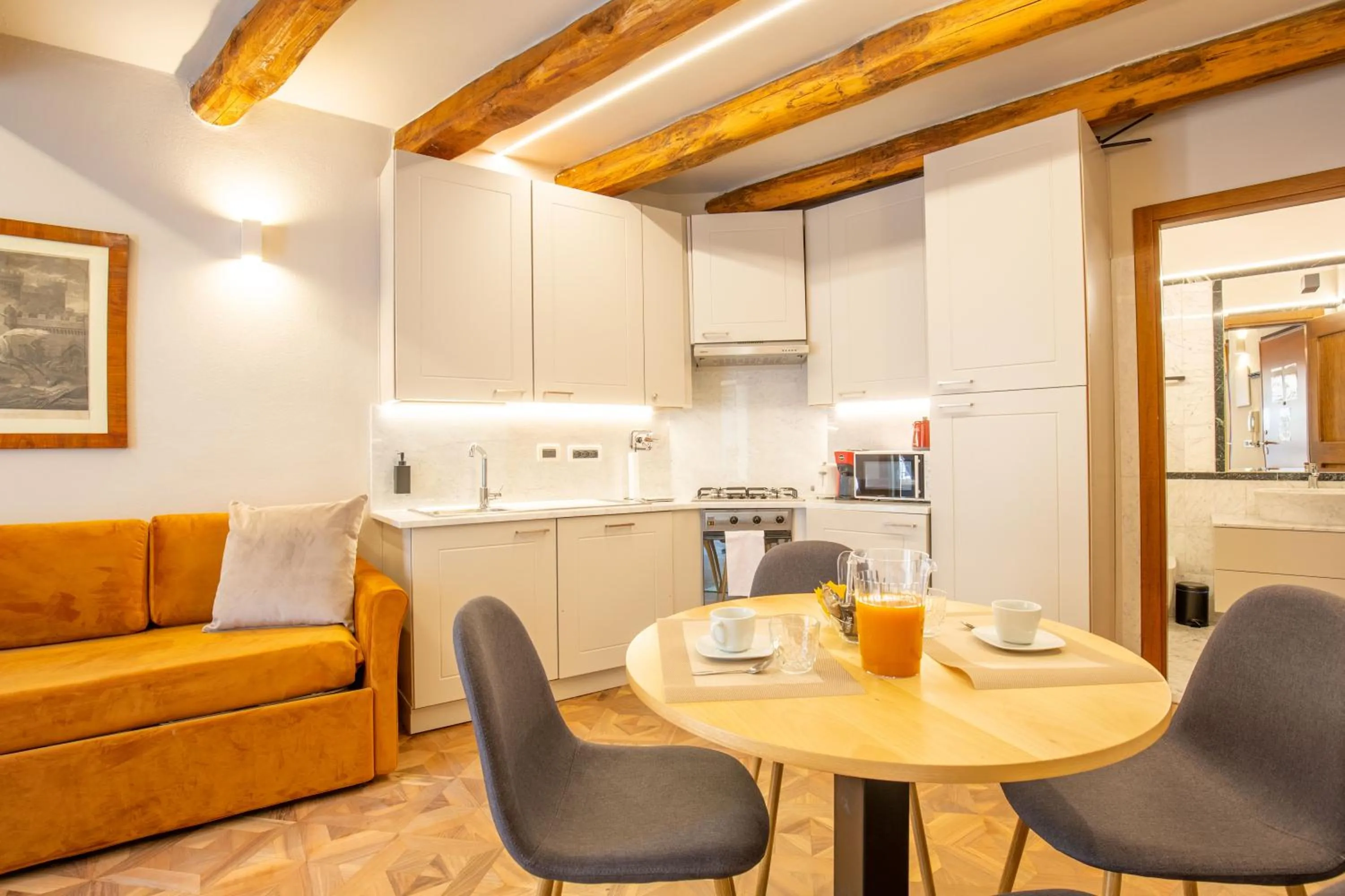 Kitchen or kitchenette in BolognaRoomscom - Falegnami Boutique