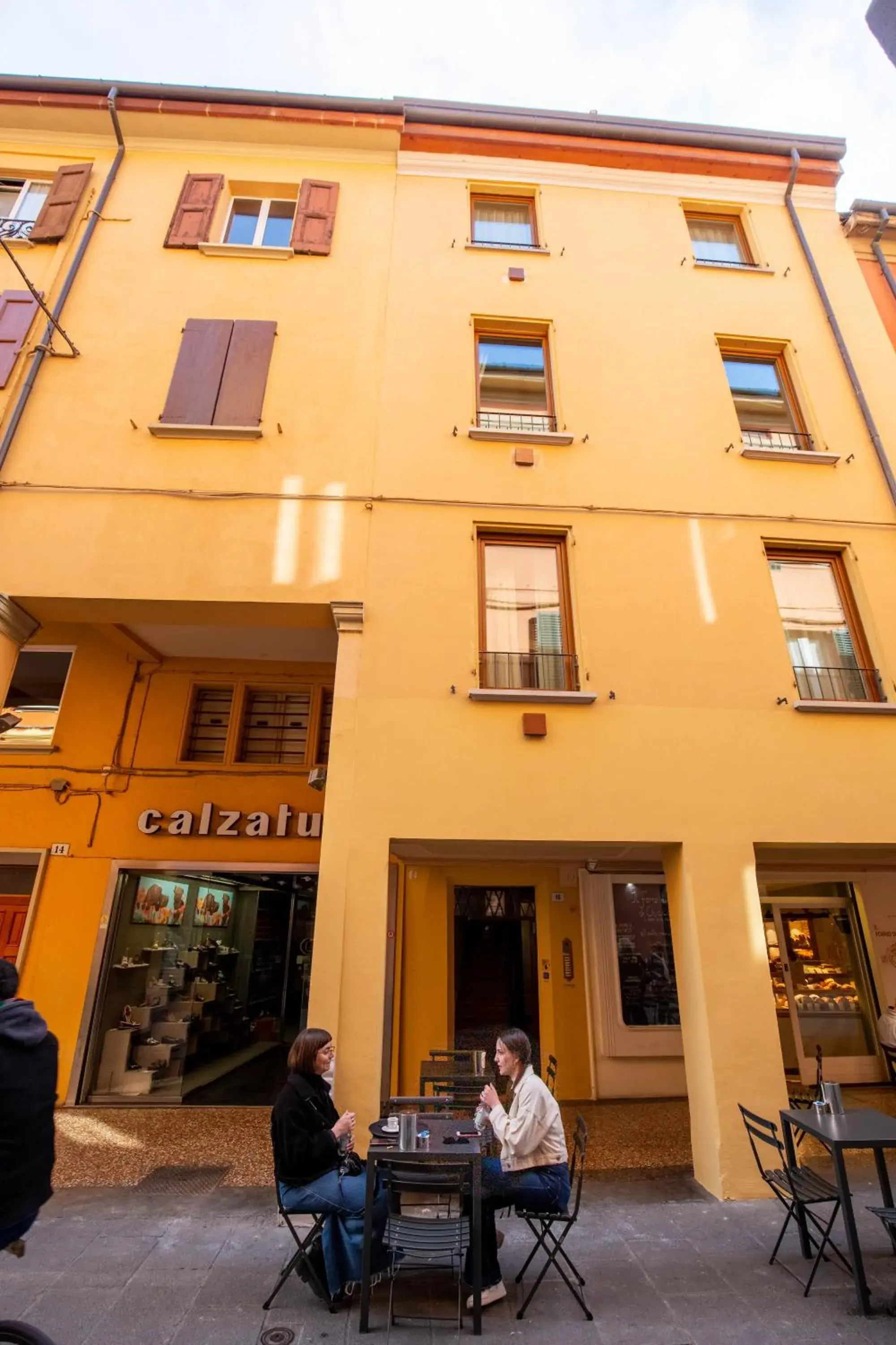 Property building in BolognaRoomscom - Falegnami Boutique Property building in BolognaRoomscom - Falegnami Boutique