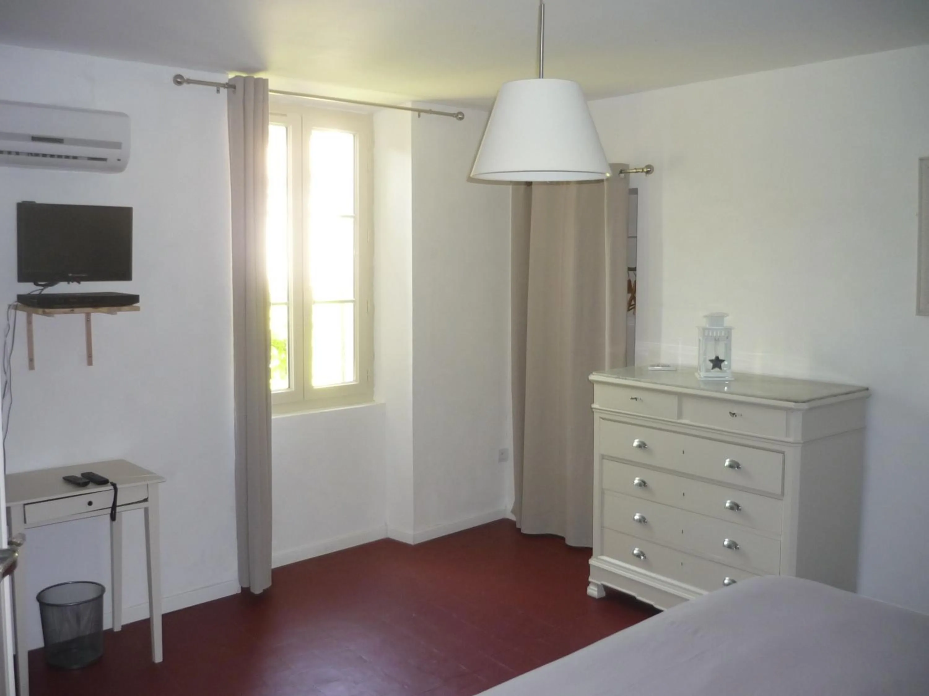 Decorative detail, Bed in B&B Lily et Paul