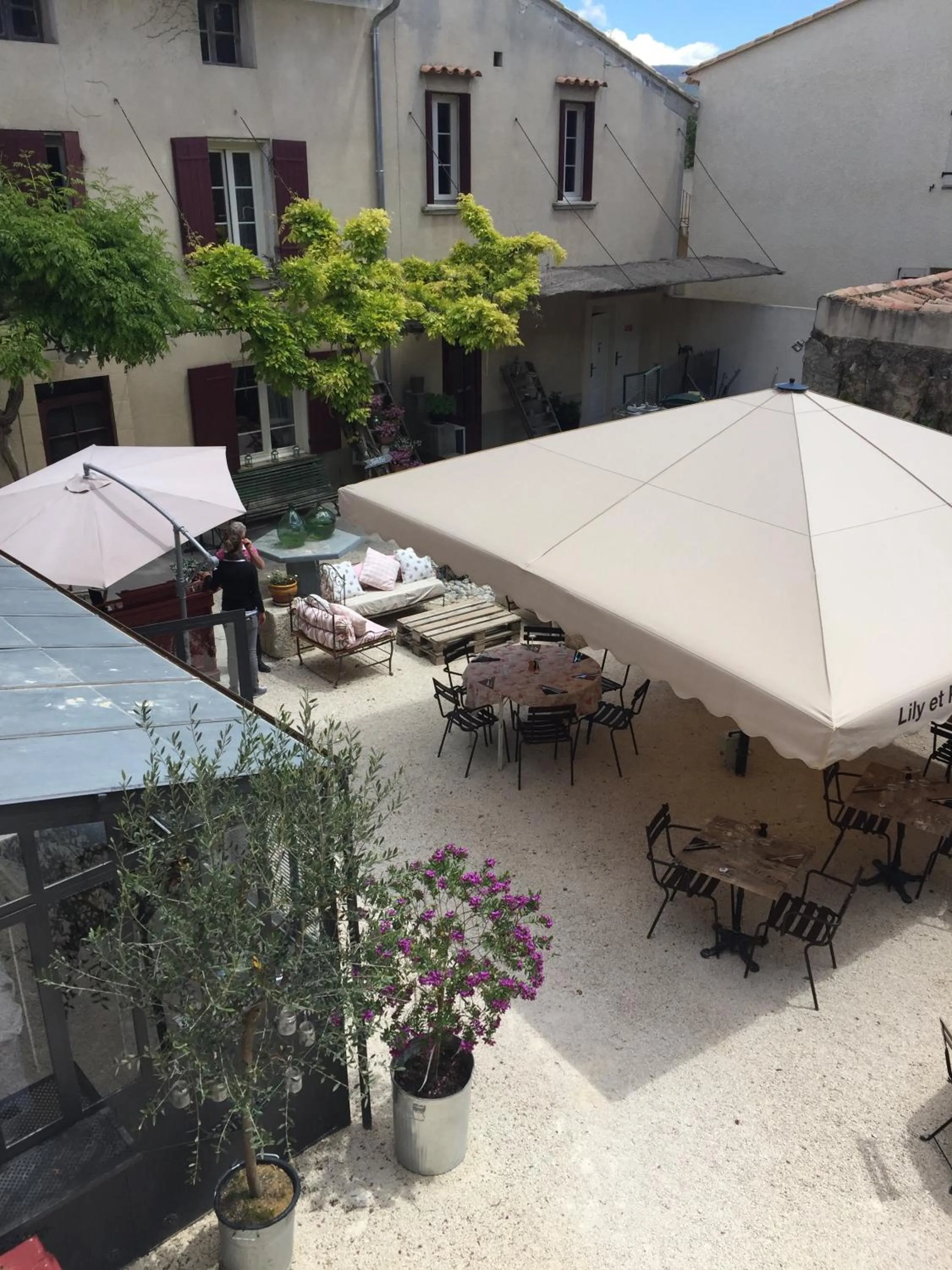 Property building in B&B Lily et Paul