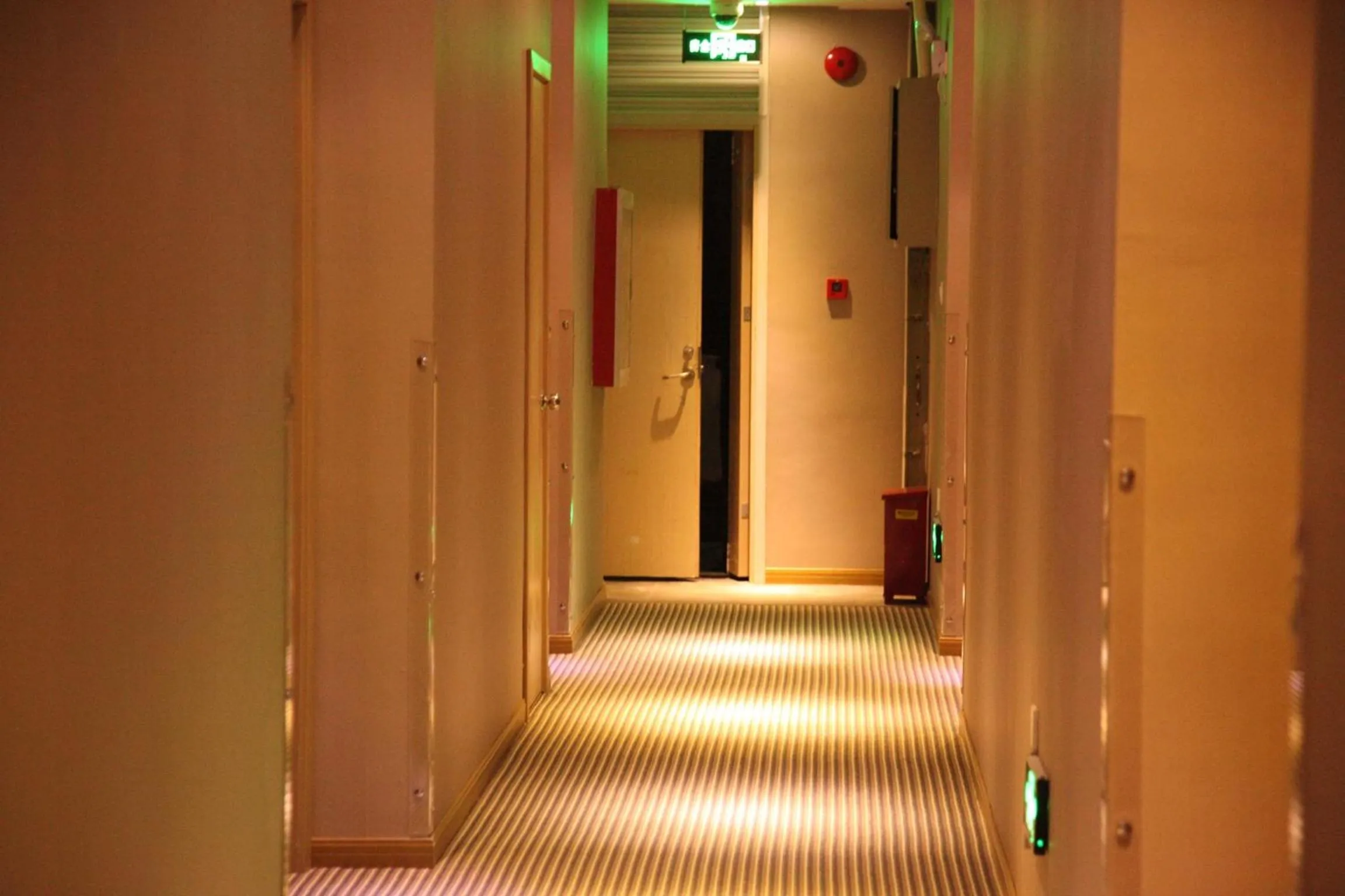 Facade/entrance in Shanghai Fish Inn East Nanjing Road