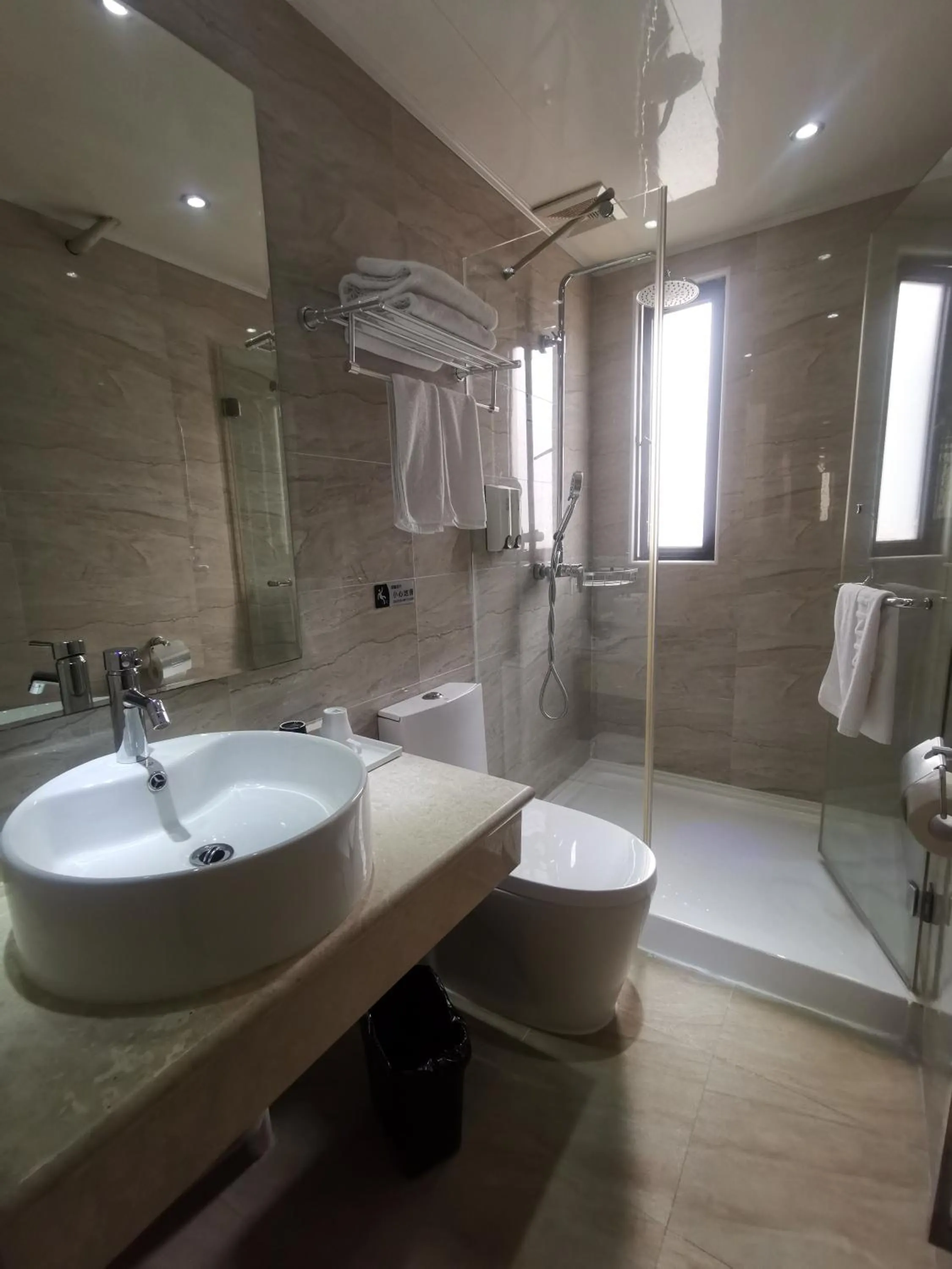 Bathroom in Shanghai Fish Inn East Nanjing Road