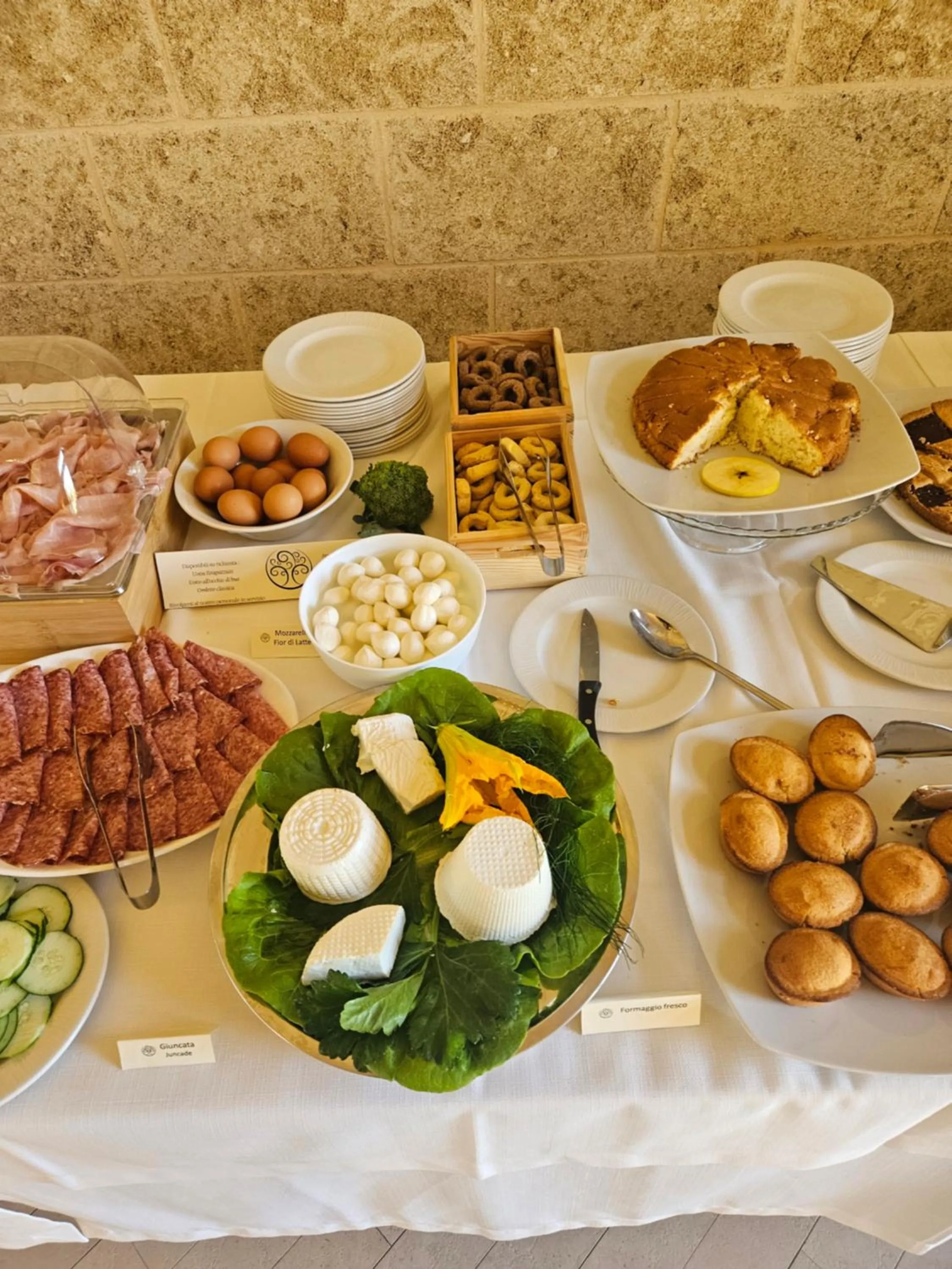 Continental breakfast in Secolario Masseria del Viverbene
