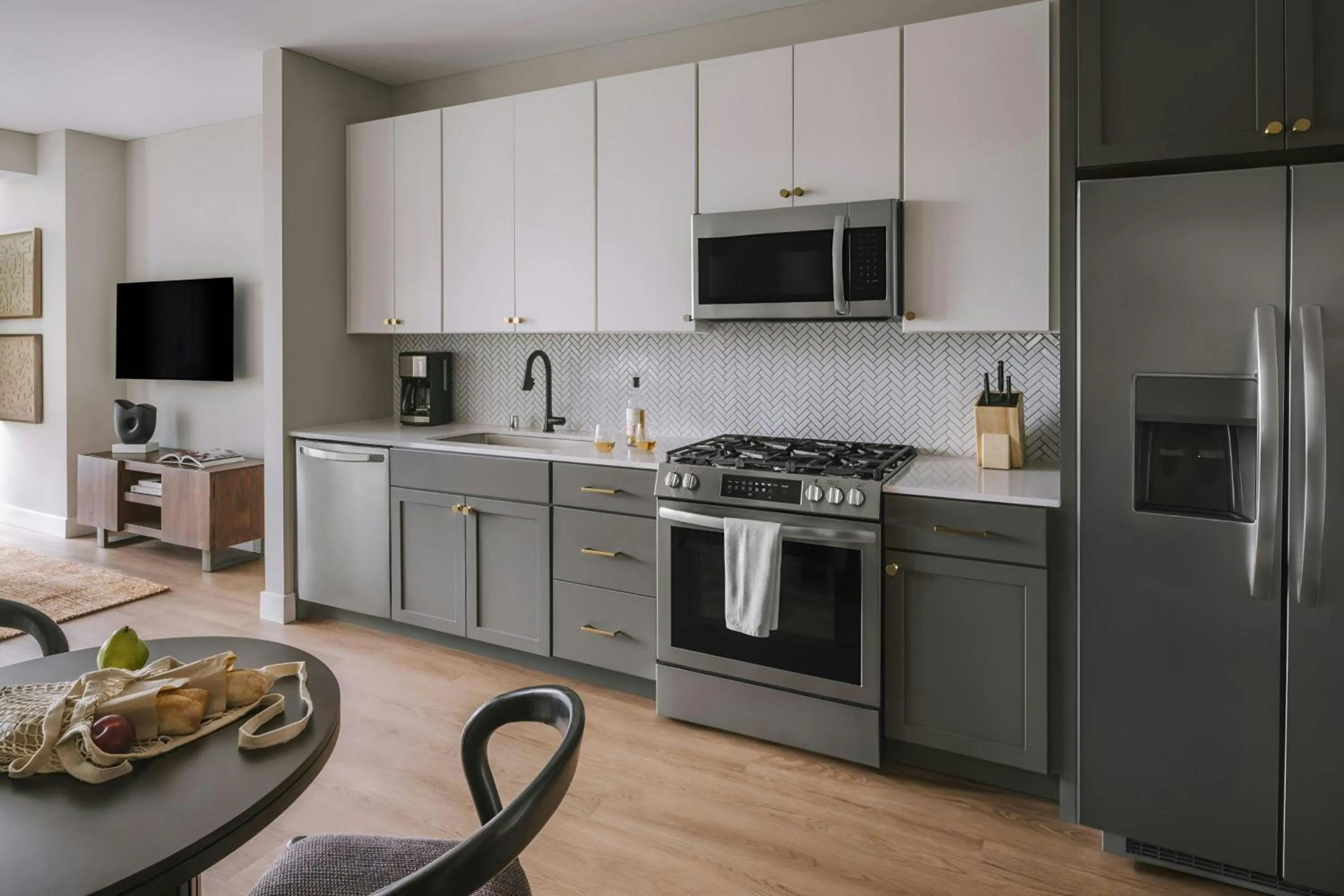 Kitchen or kitchenette in Sonder by Marriott Bonvoy North Loop Green Apartments North Loop