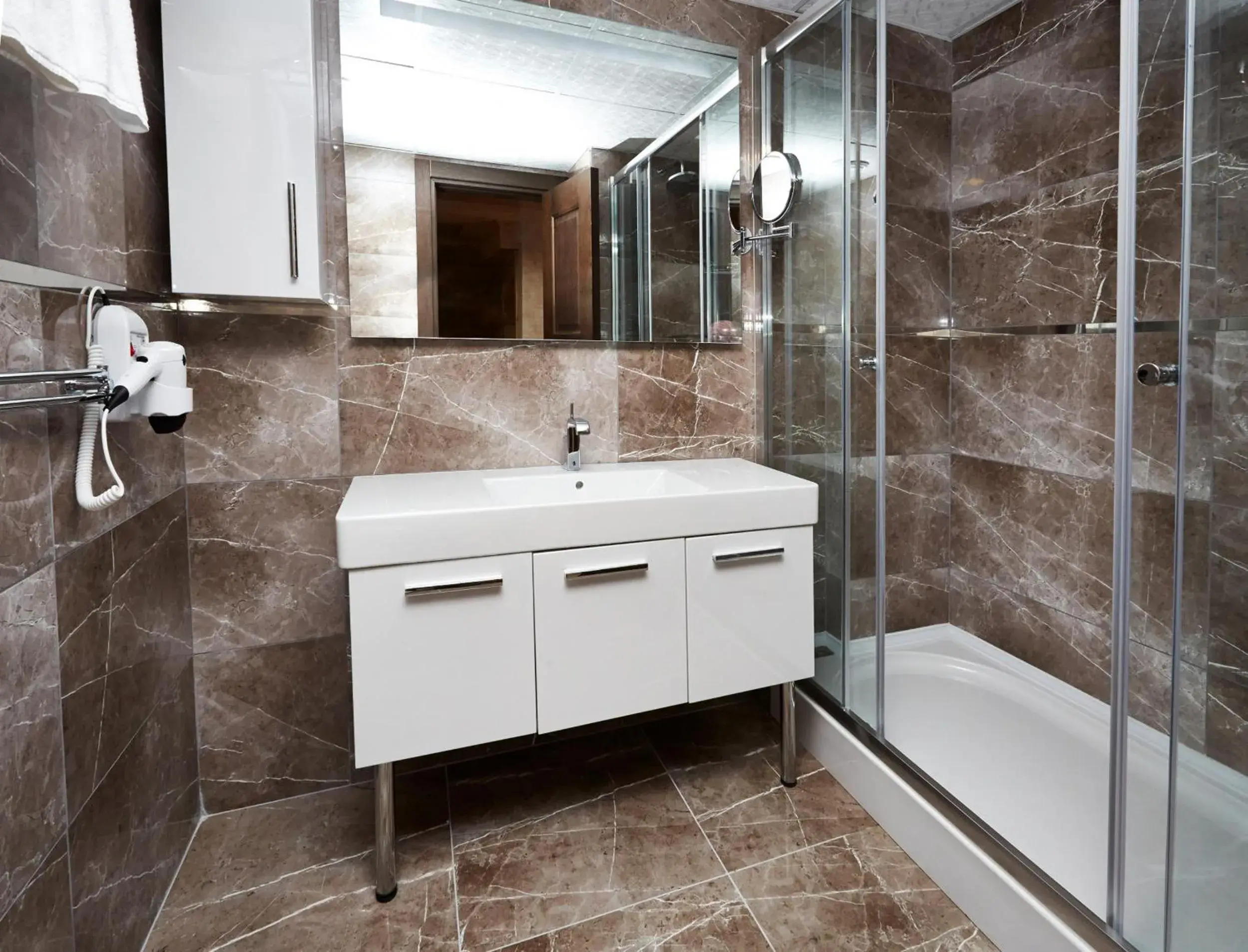 Double Room with Sofa Bed in Royal Uzungol Hotel&Spa Double Room with Sofa Bed in Royal Uzungol Hotel&Spa