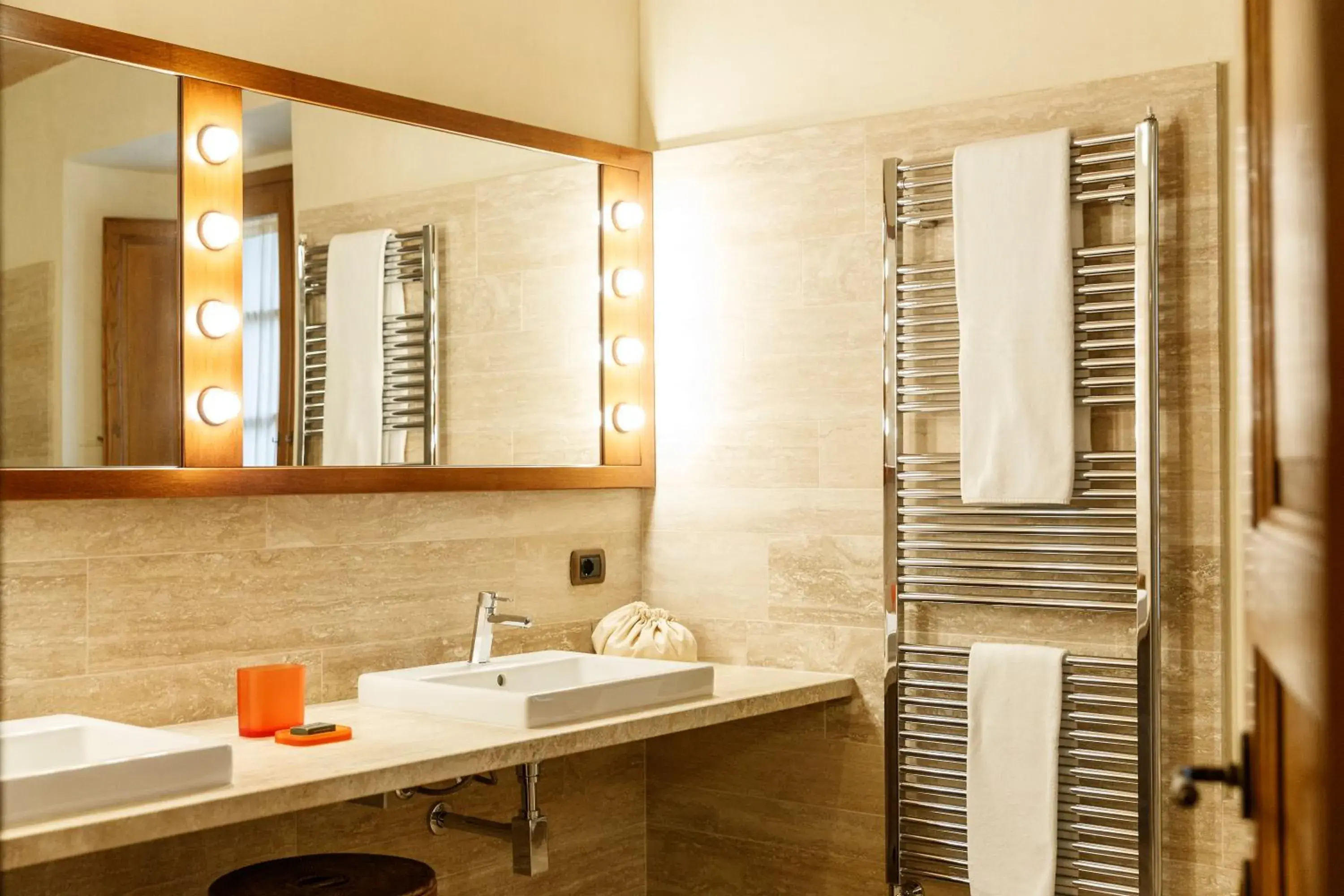 Bathroom in Wine Relais In Montecucco - ColleMassari Hospitality Bathroom in Wine Relais In Montecucco - ColleMassari Hospitality