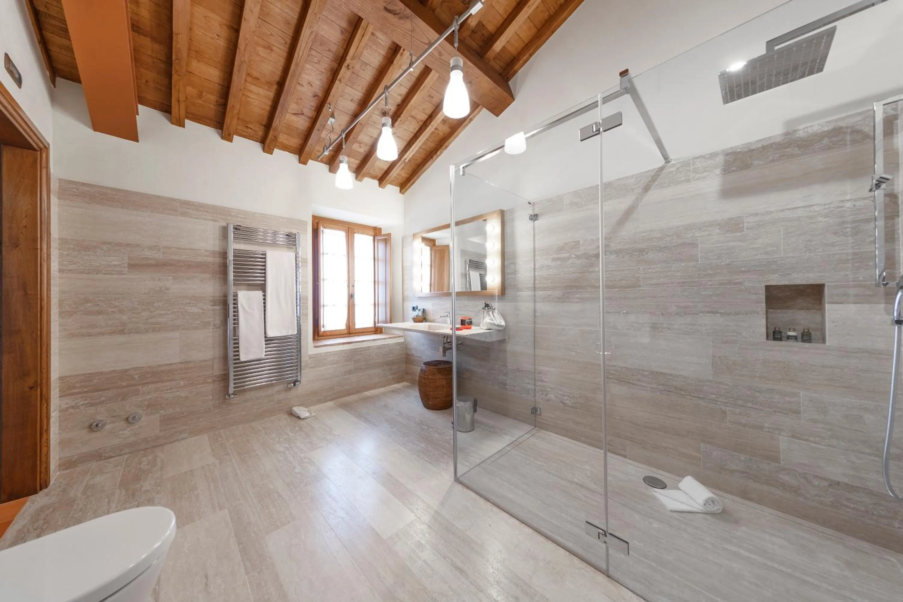 Shower in Wine Relais In Montecucco - ColleMassari Hospitality
