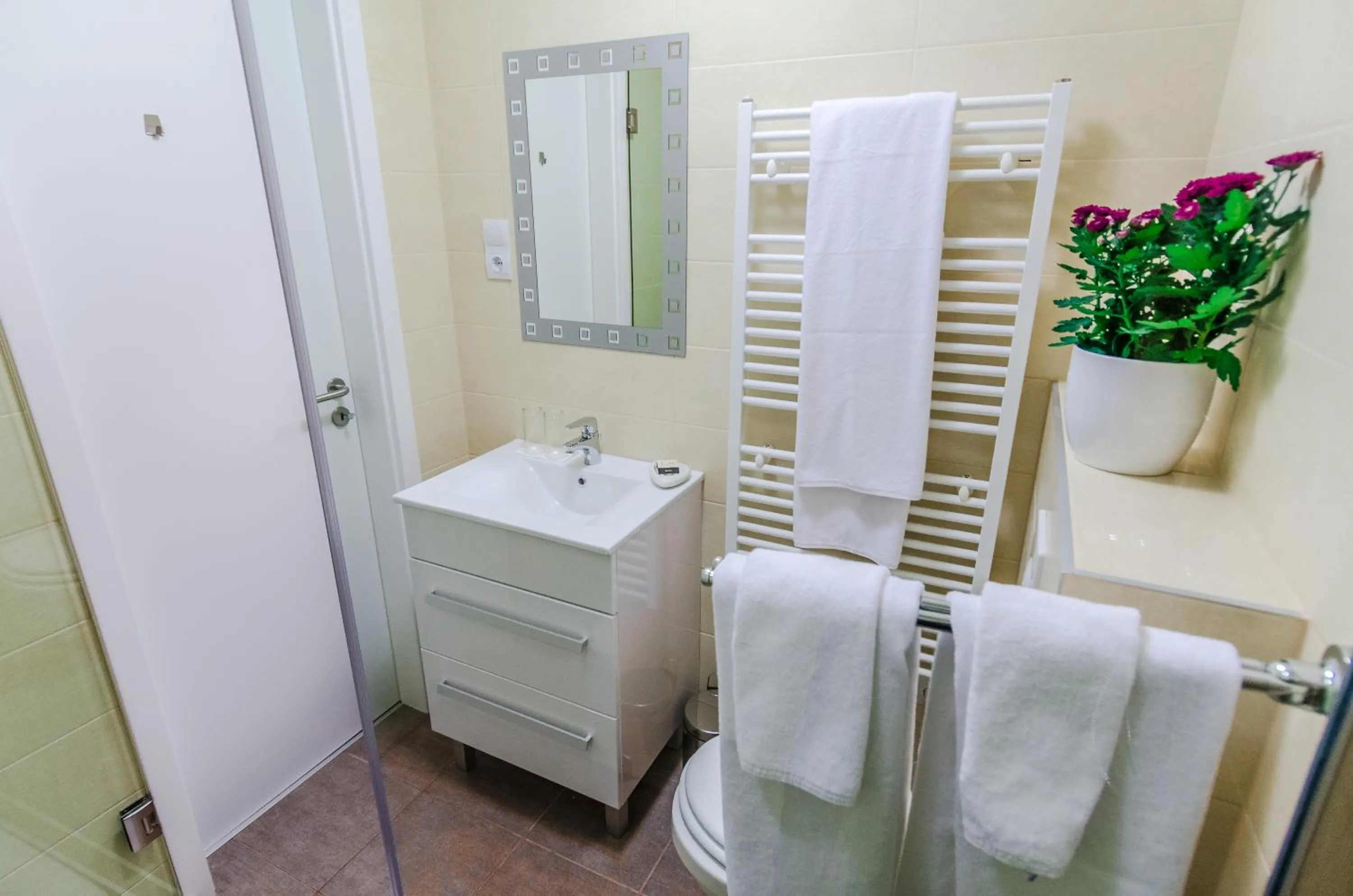 Bathroom in Anabelle Bed and Budapest