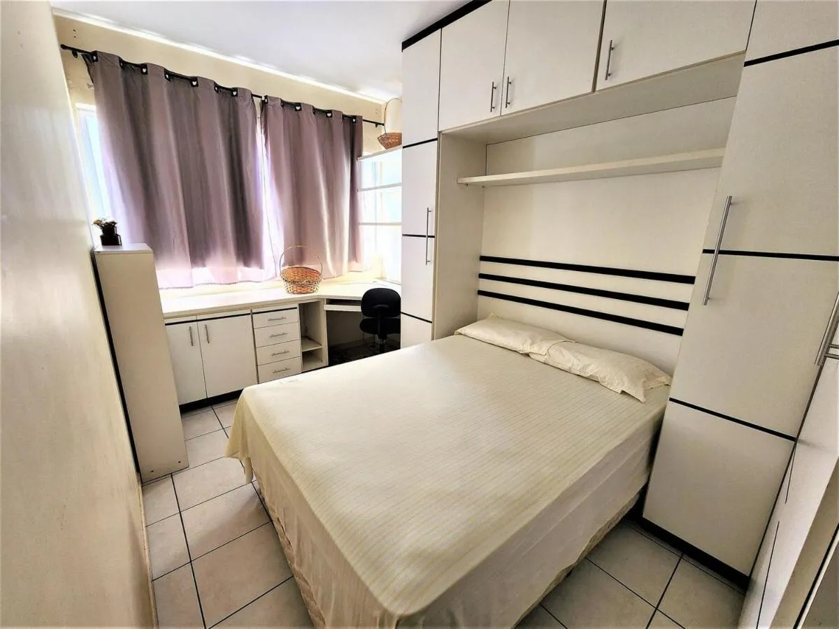 Res Ingrid Bloco B AP 910 · Apartamento completo de 2 quartos.