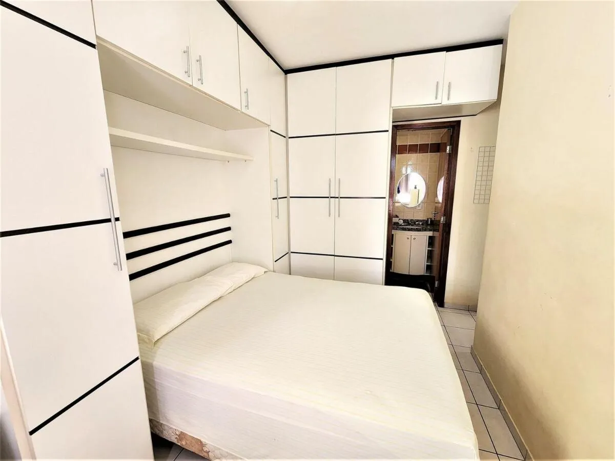 Res Ingrid Bloco B AP 910 · Apartamento completo de 2 quartos.