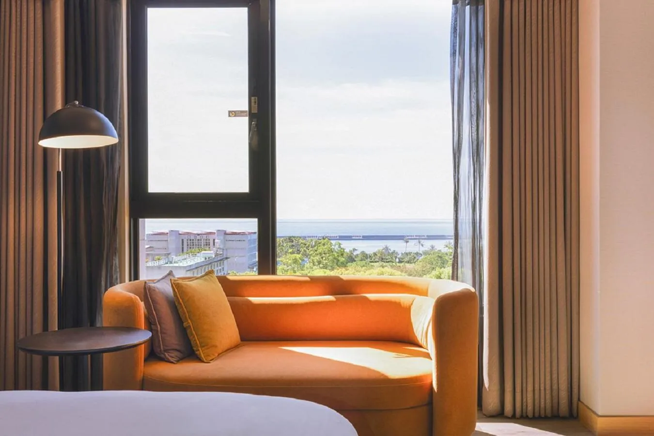 View (from property/room), Bed in Lakeshore Hotel Hualien