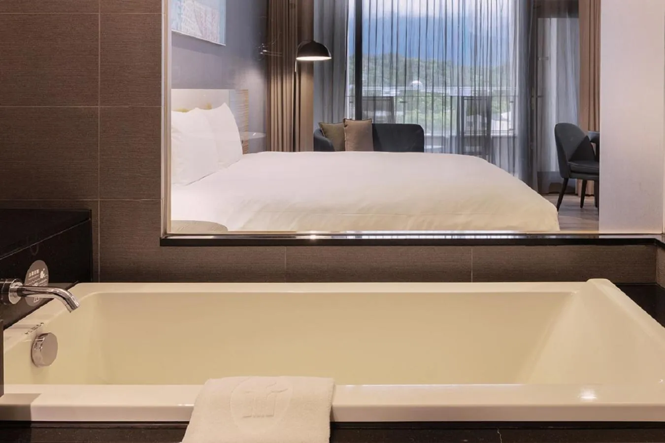 Bath, Bed in Lakeshore Hotel Hualien
