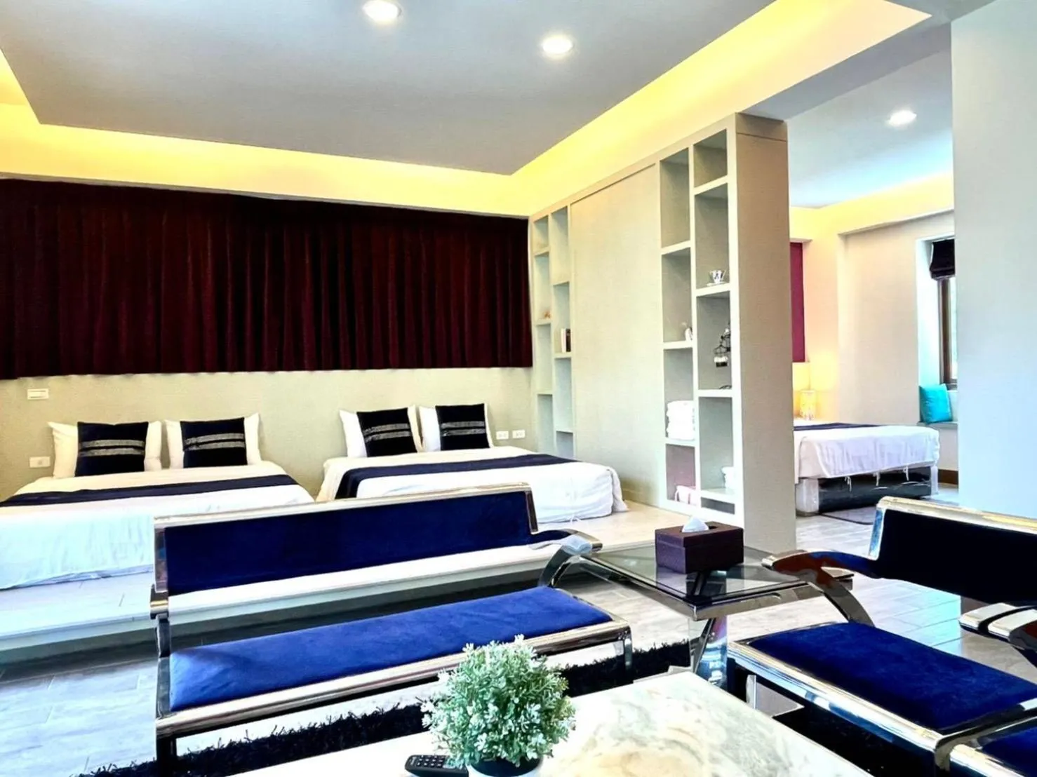 Photo of the whole room in White Palace B&B