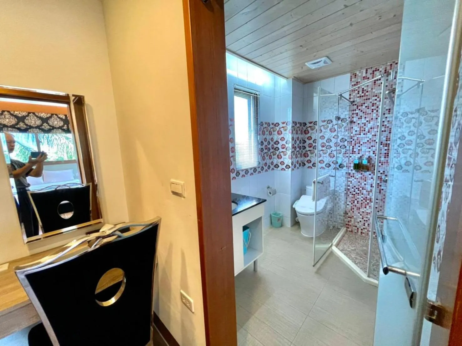 Bathroom in White Palace B&B