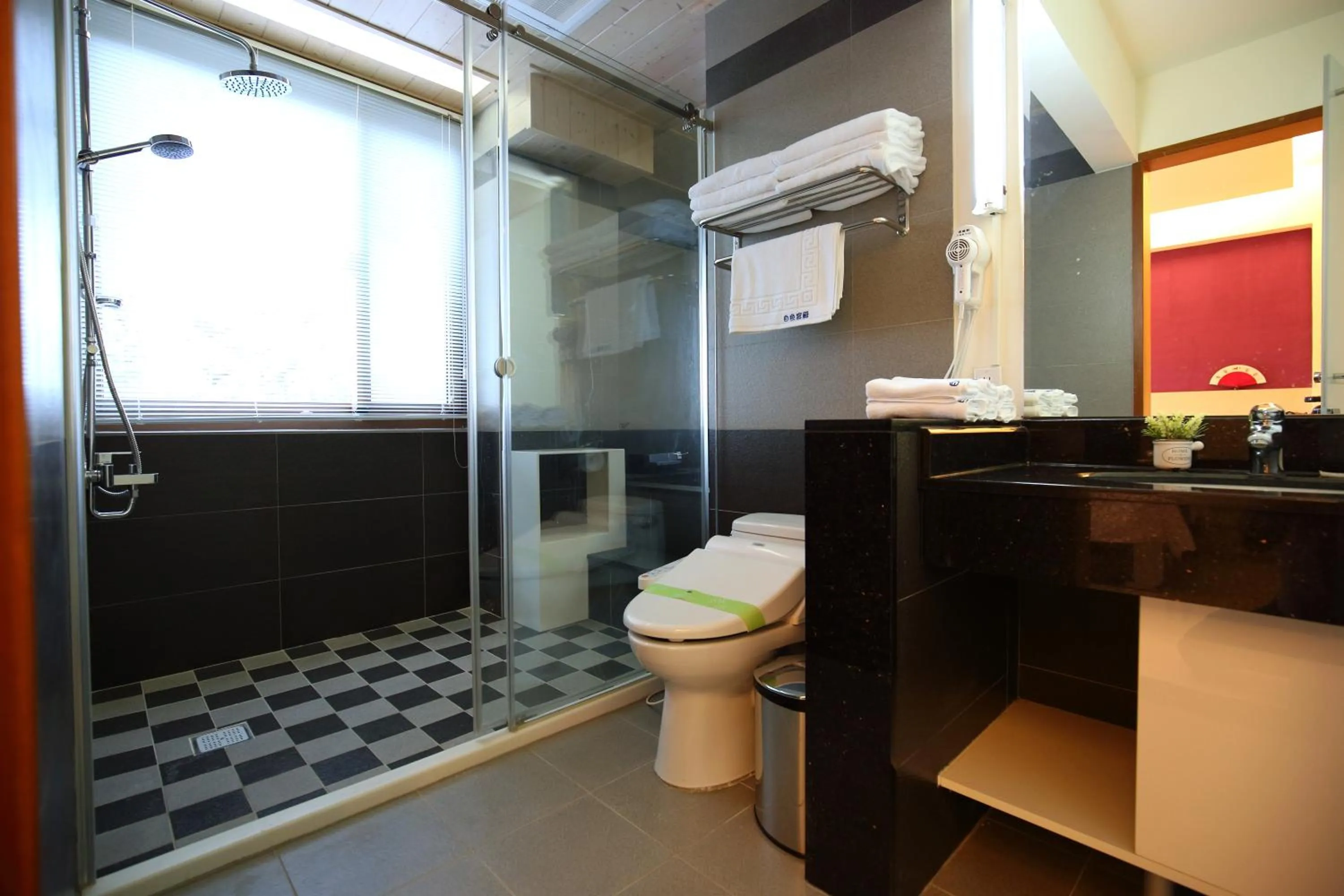 Bathroom in White Palace B&B