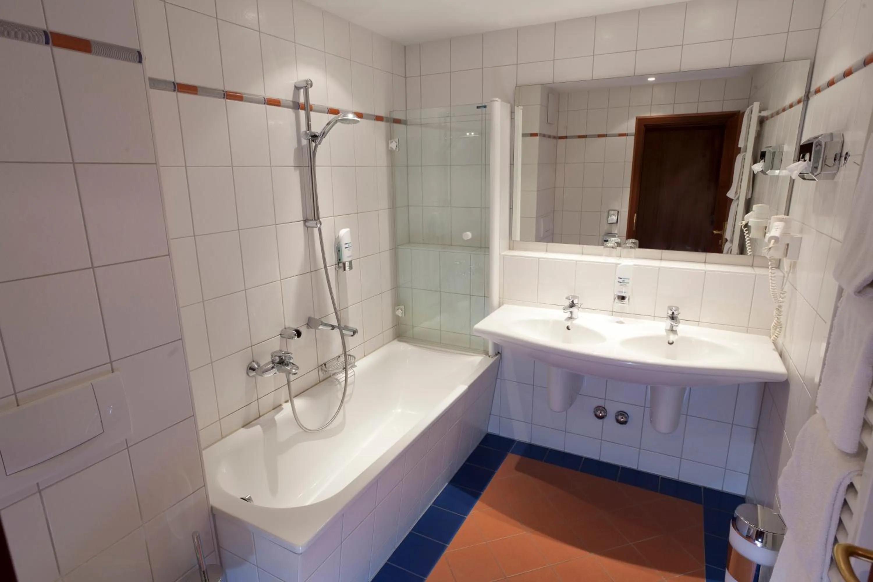 Bathroom in Moby Dick Hotel & Ferienwohnungen