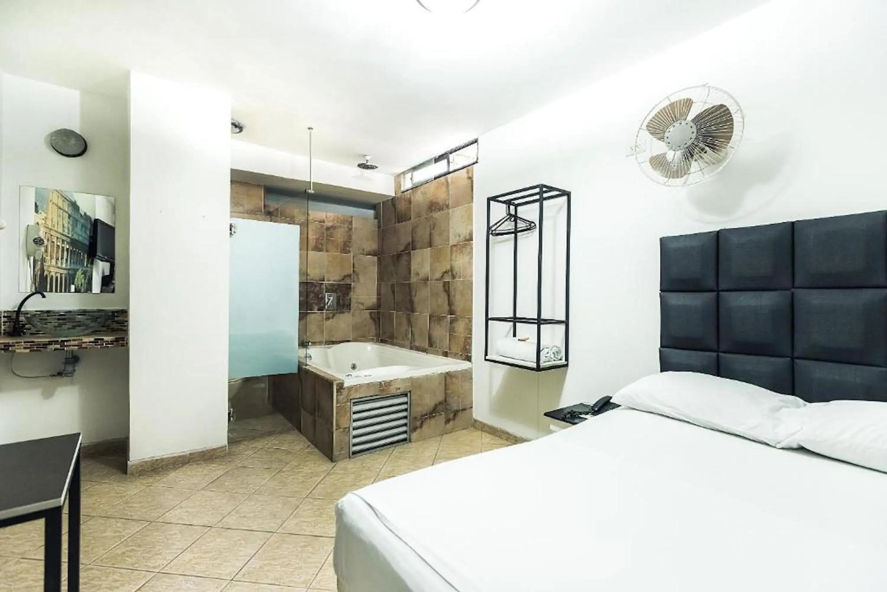Standard Double Room in Hotel Natural Medellin Standard Double Room in Hotel Natural Medellin