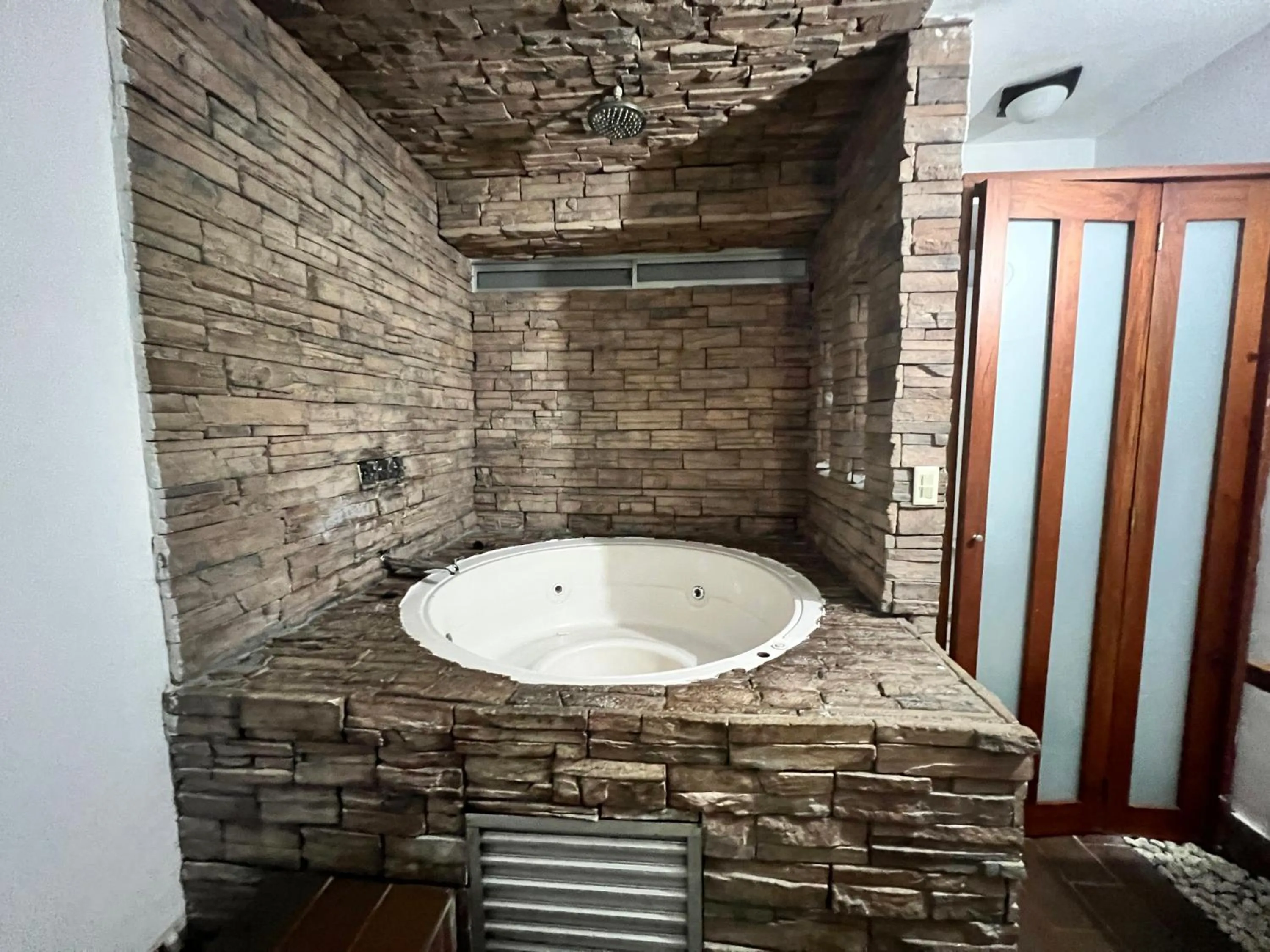 Bath in Hotel Natural Medellin