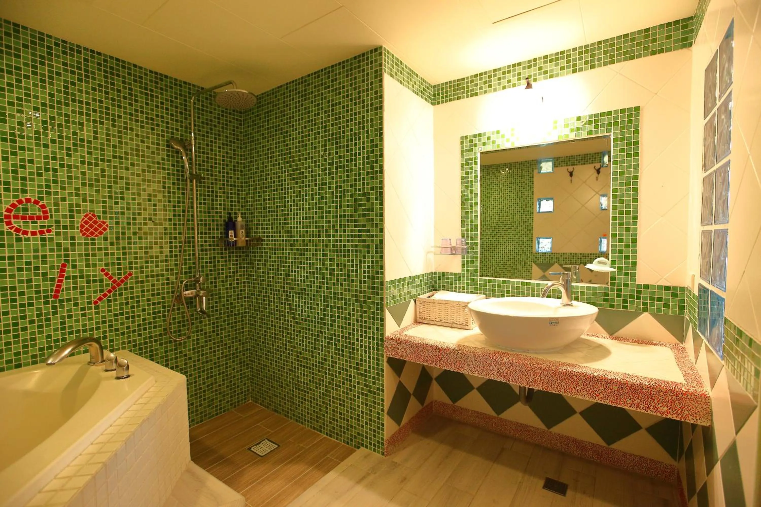 Bath in 墾丁茉莉民宿