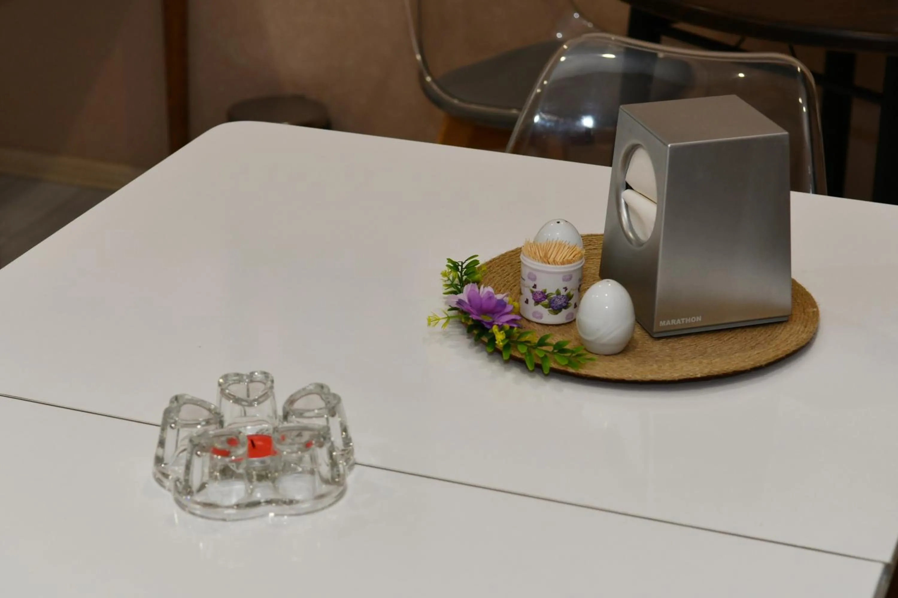 Restaurant/places to eat in Astoria Hotel