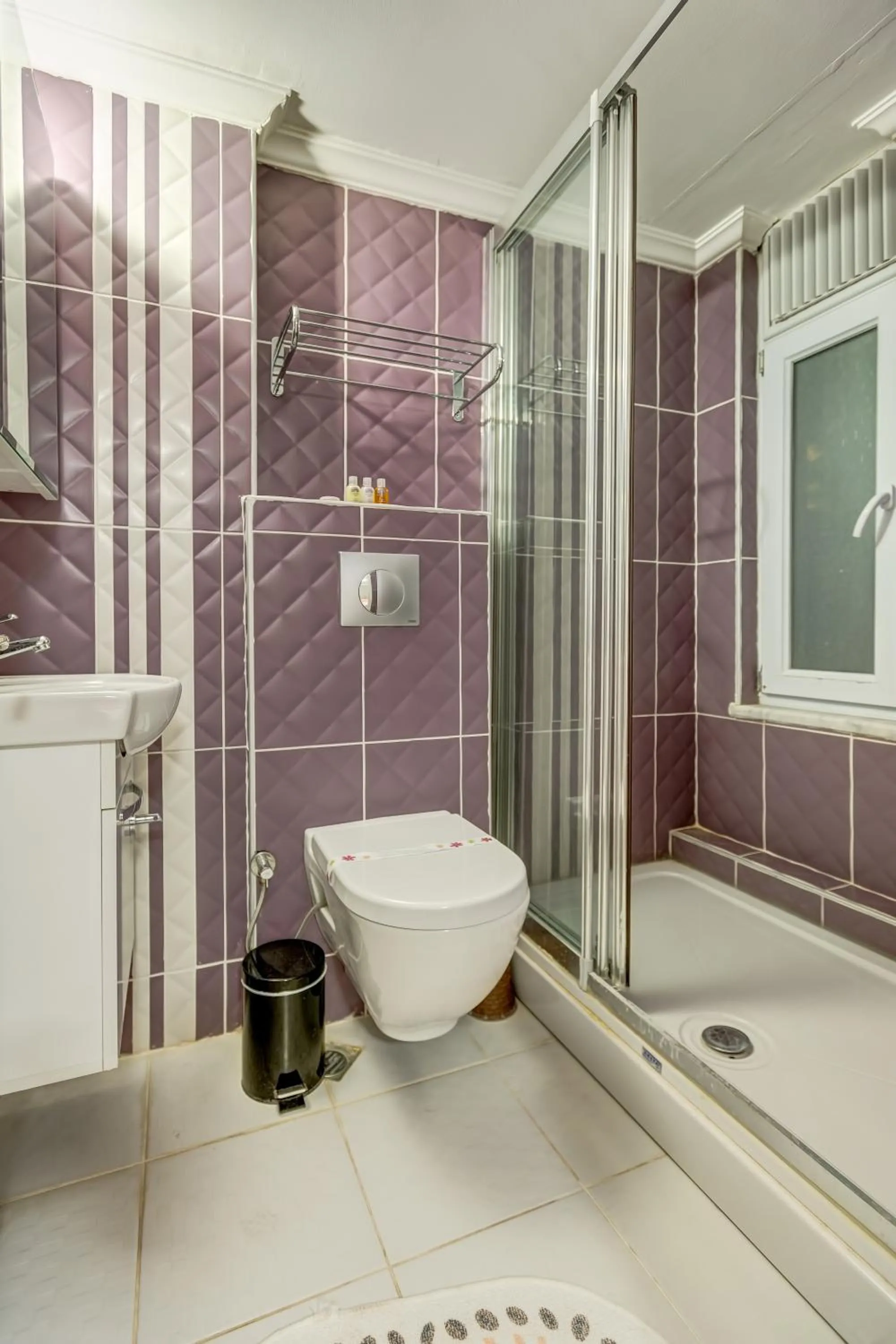 Shower in Nefes Hotel