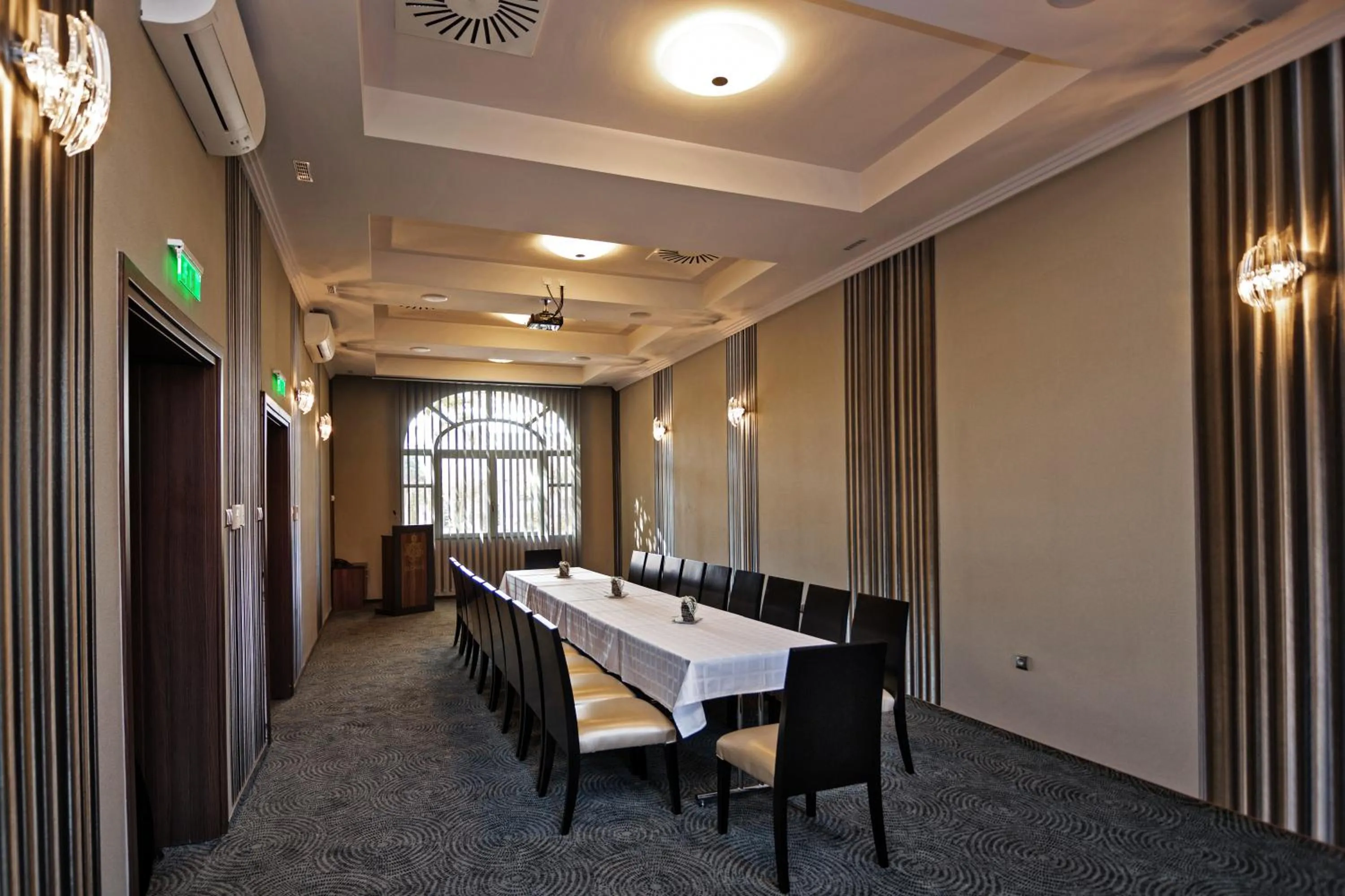 On site in Grand Hotel Glorius Makó